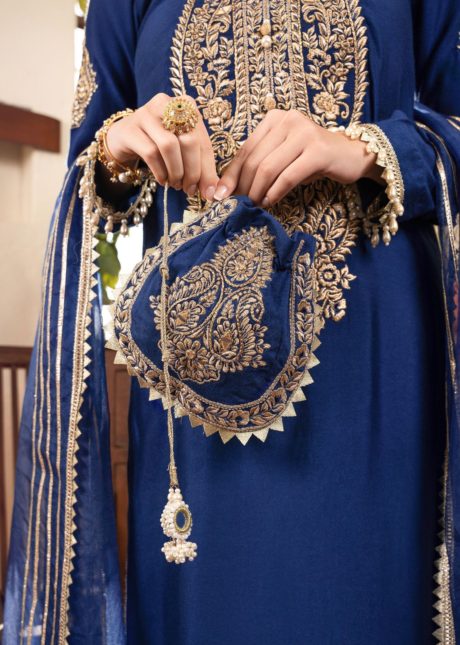 Rang-e-Haya Zareen