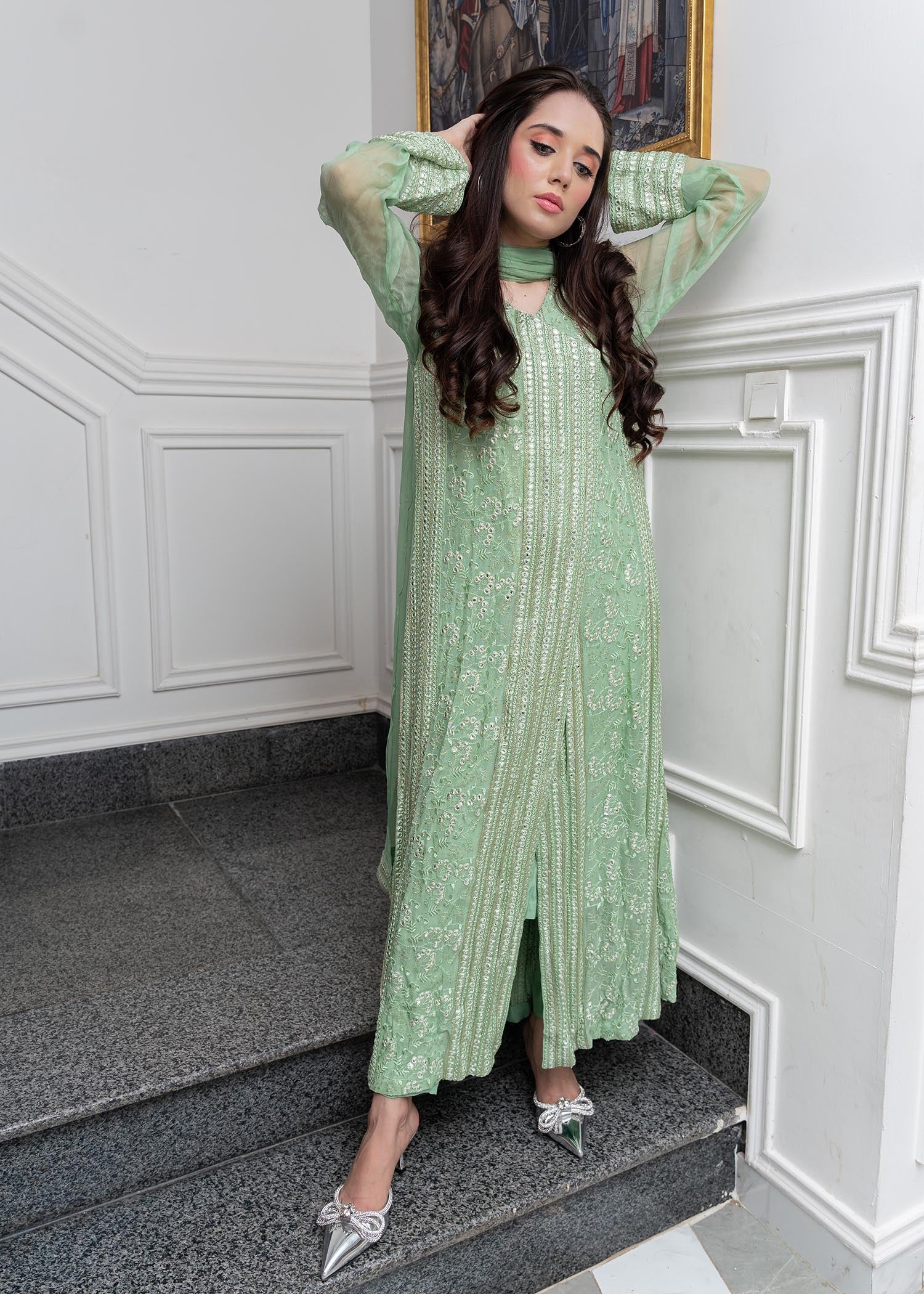 Rang-e-Haya Hoor / Mint