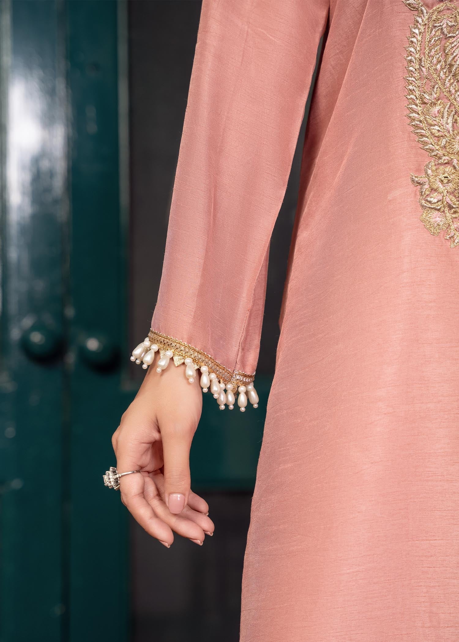 Rang-e-Haya Zareen Peach
