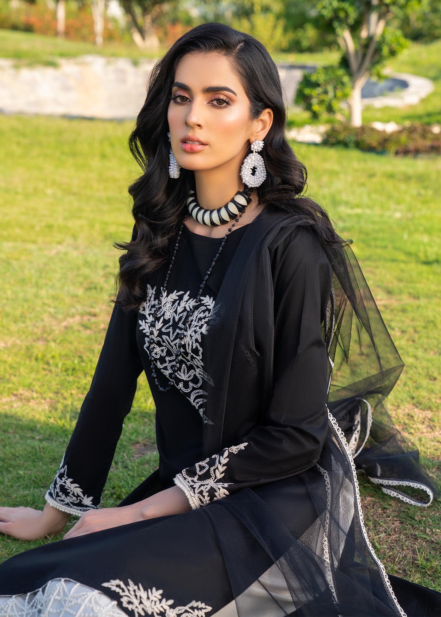 AMBER-S-119 - Black