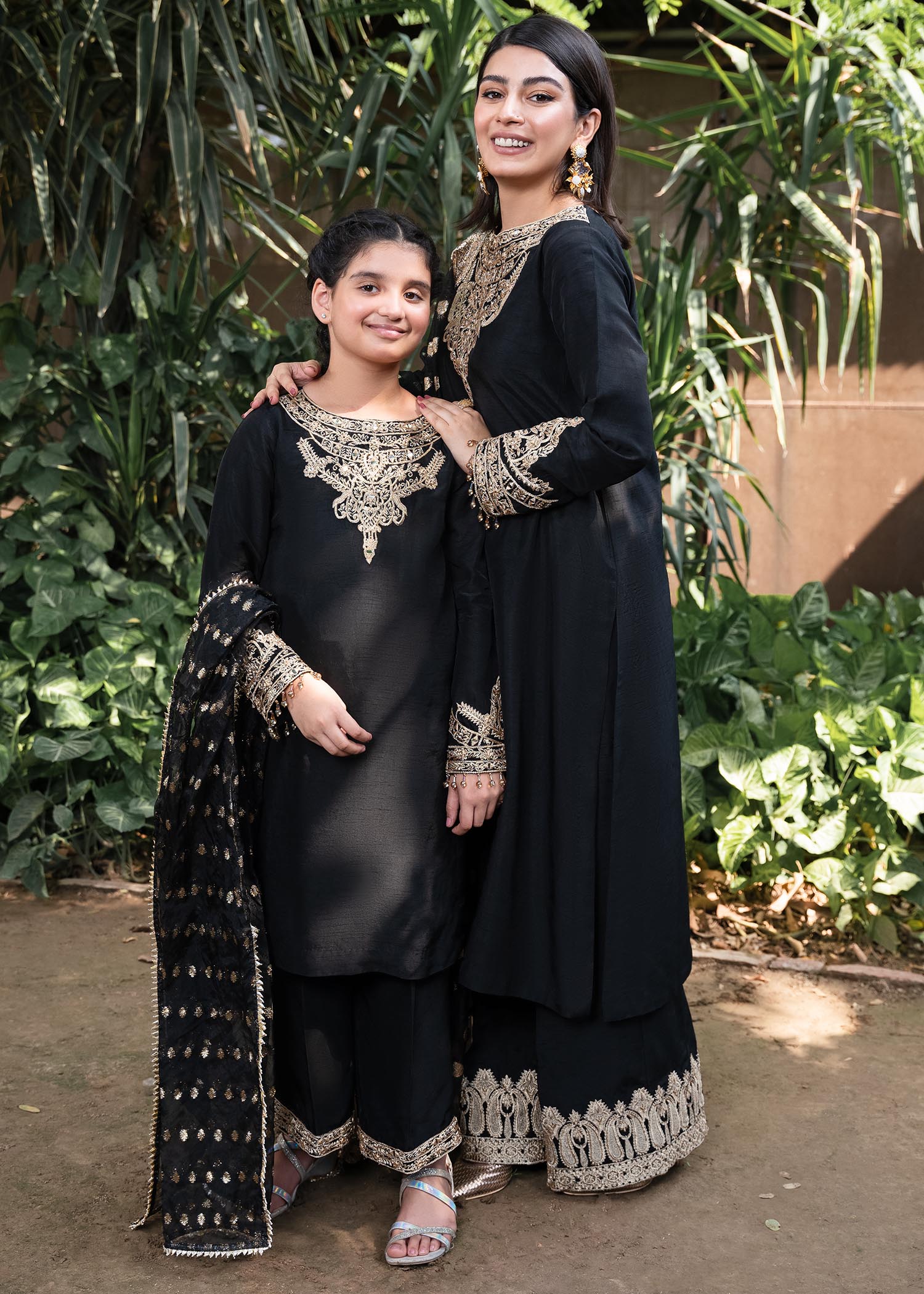 Rang-e-Haya Shireen Black