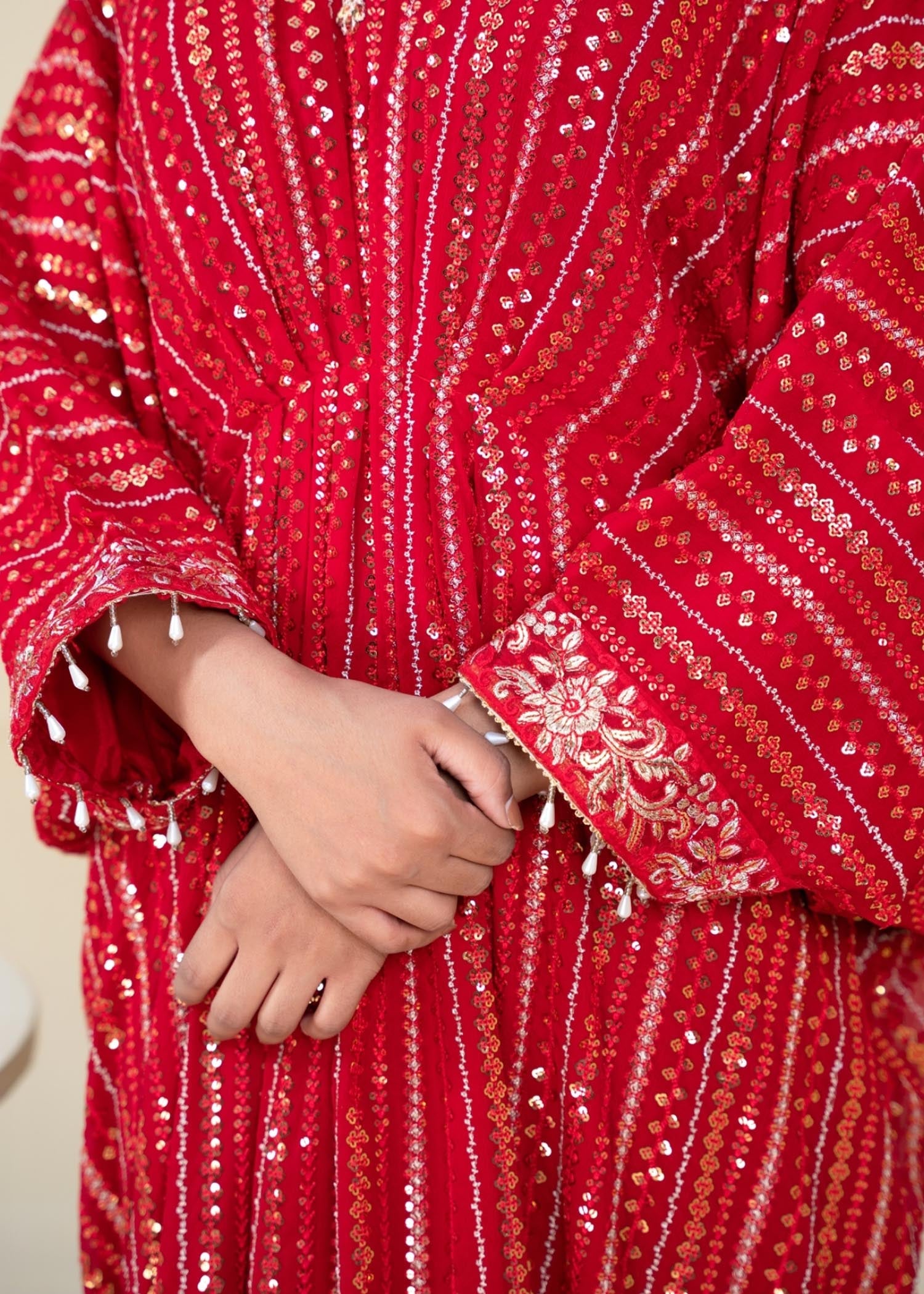 GLAMOROUS-RED