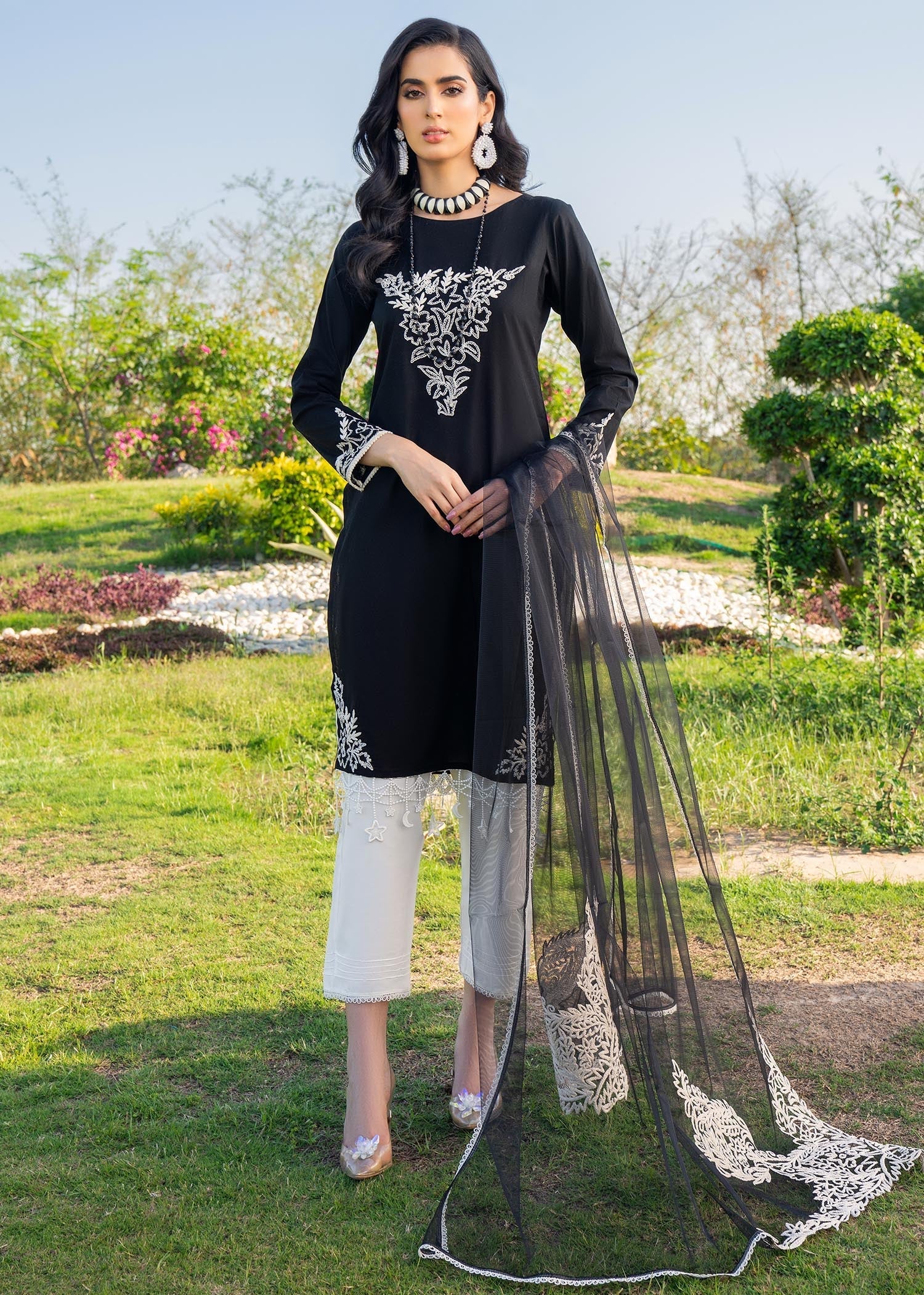 AMBER-S-119 - Black