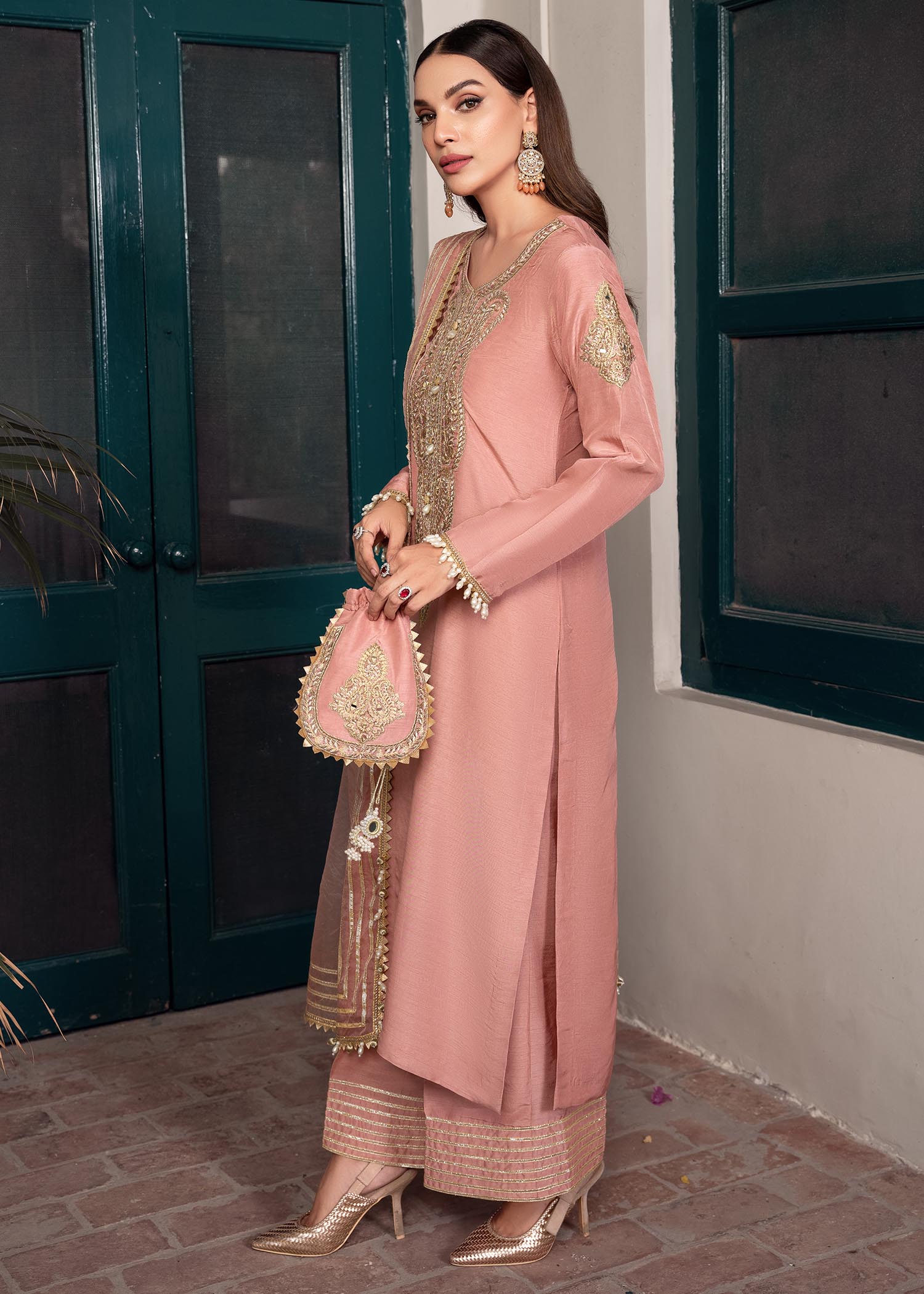 Rang-e-Haya Zareen Peach