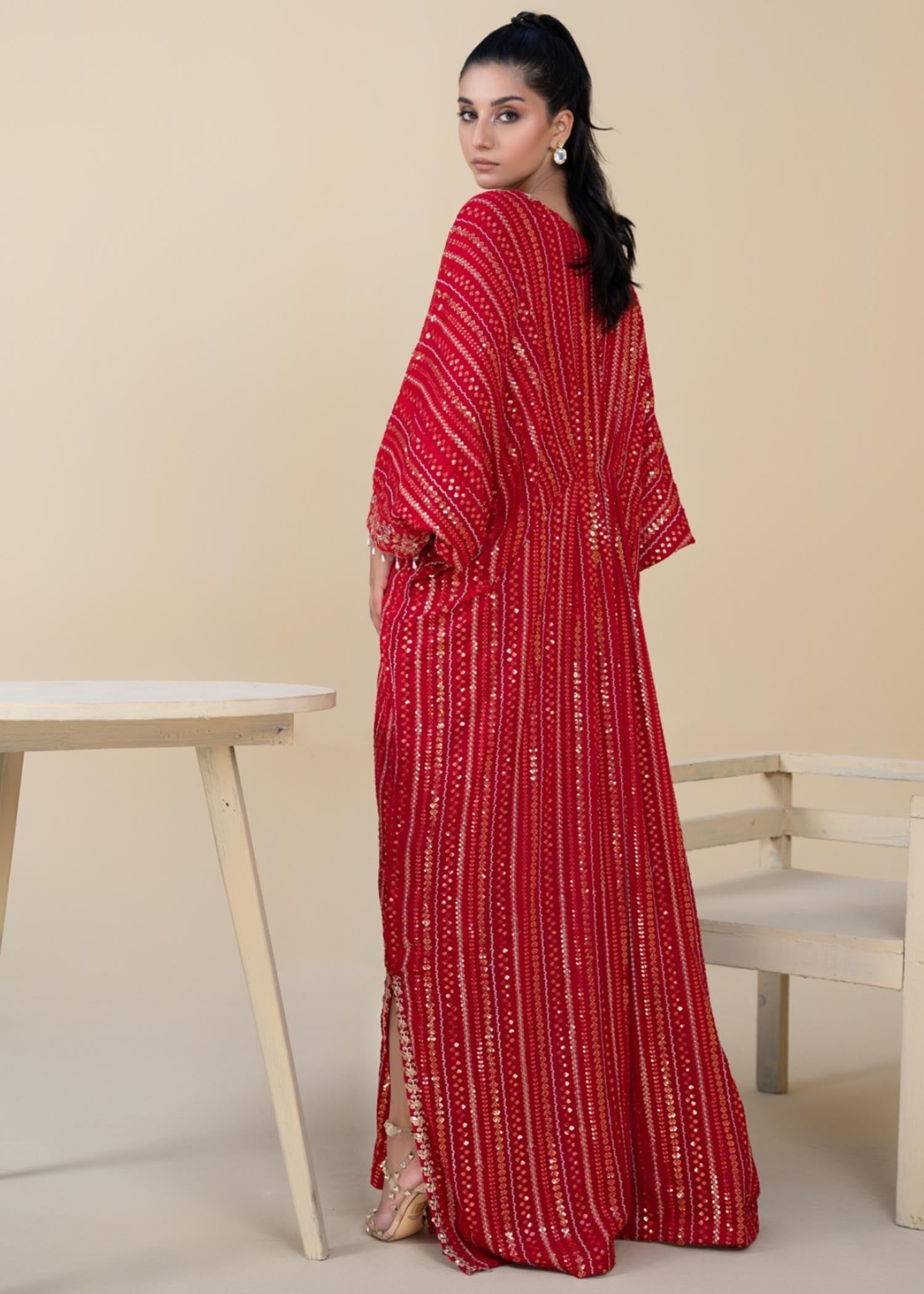 GLAMOROUS-RED