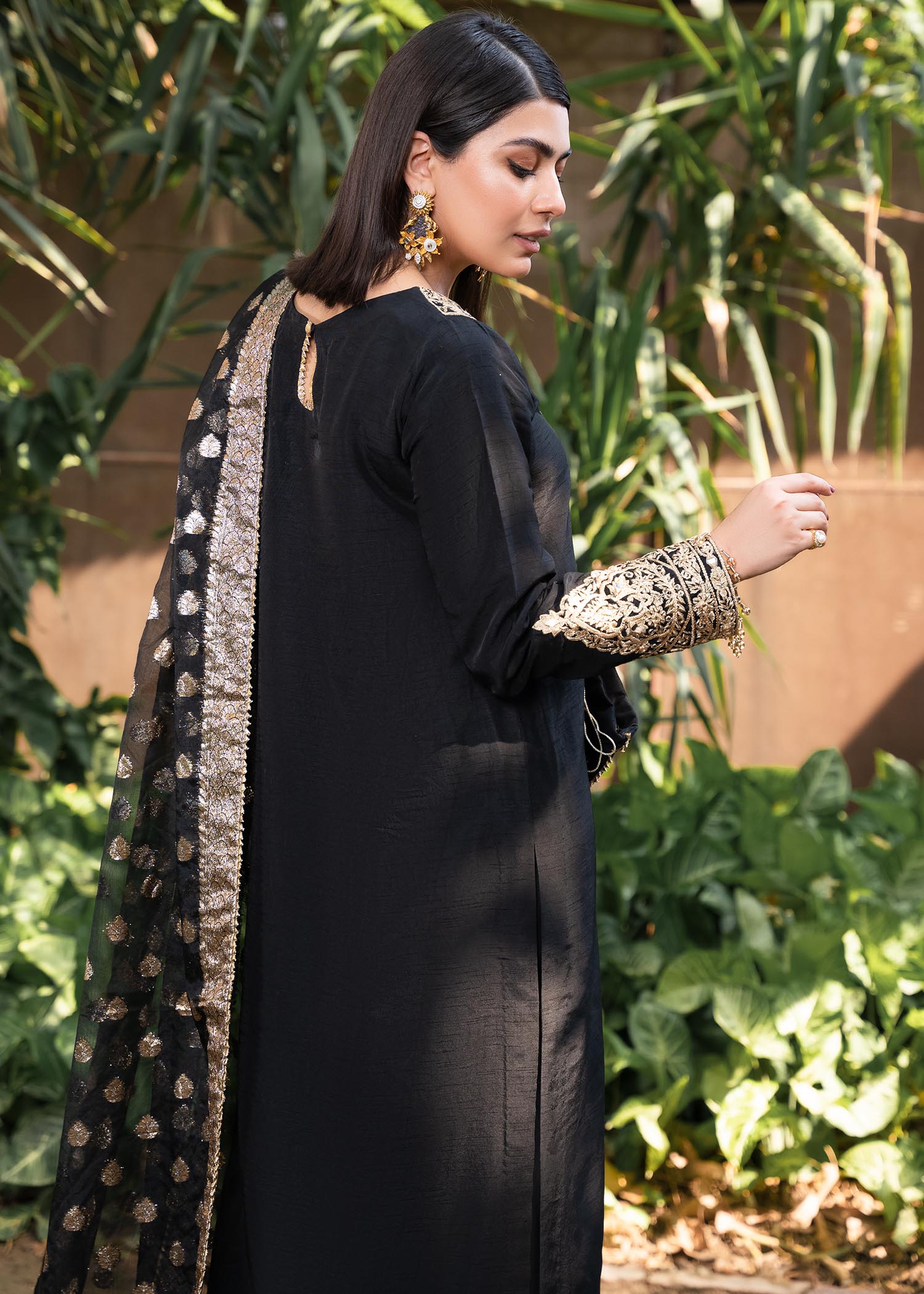 Rang-e-Haya Shireen Black