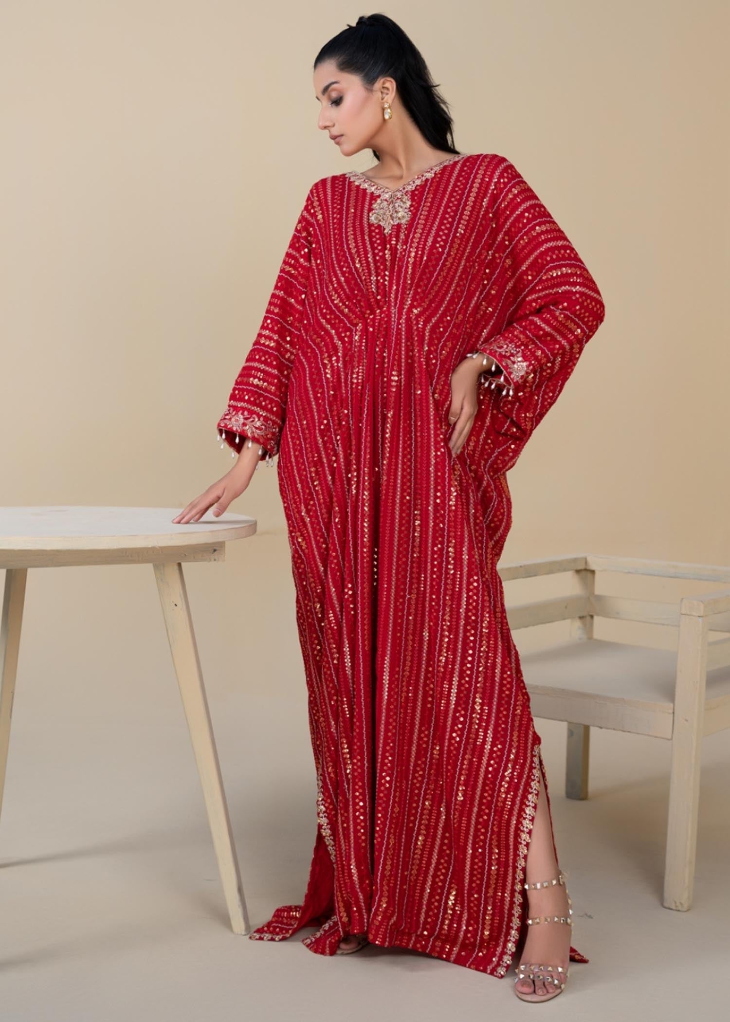 GLAMOROUS-RED