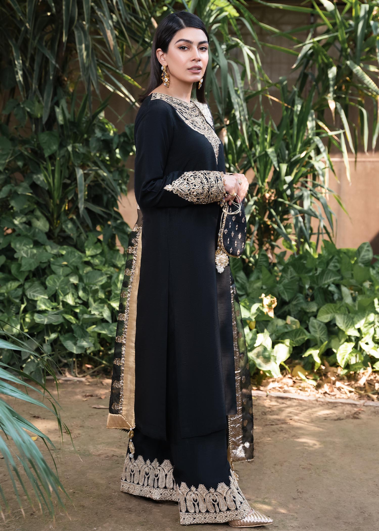 Rang-e-Haya Shireen Black
