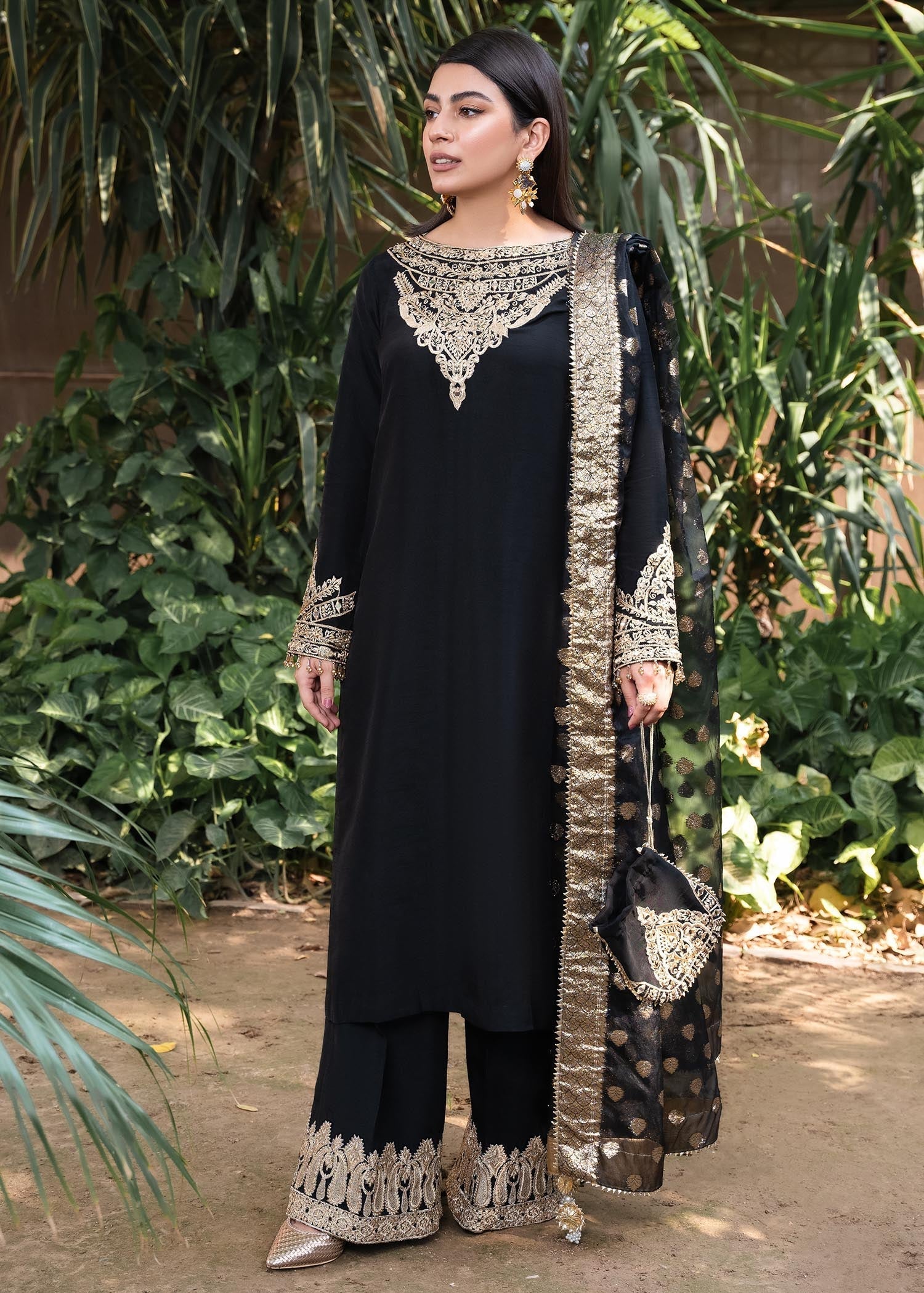 Rang-e-Haya Shireen Black