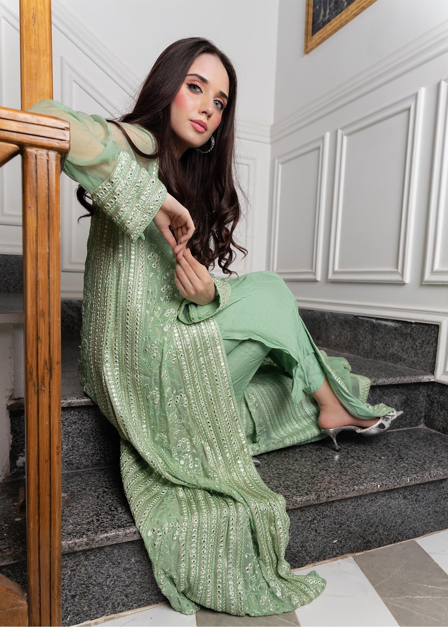 Rang-e-Haya Hoor / Mint