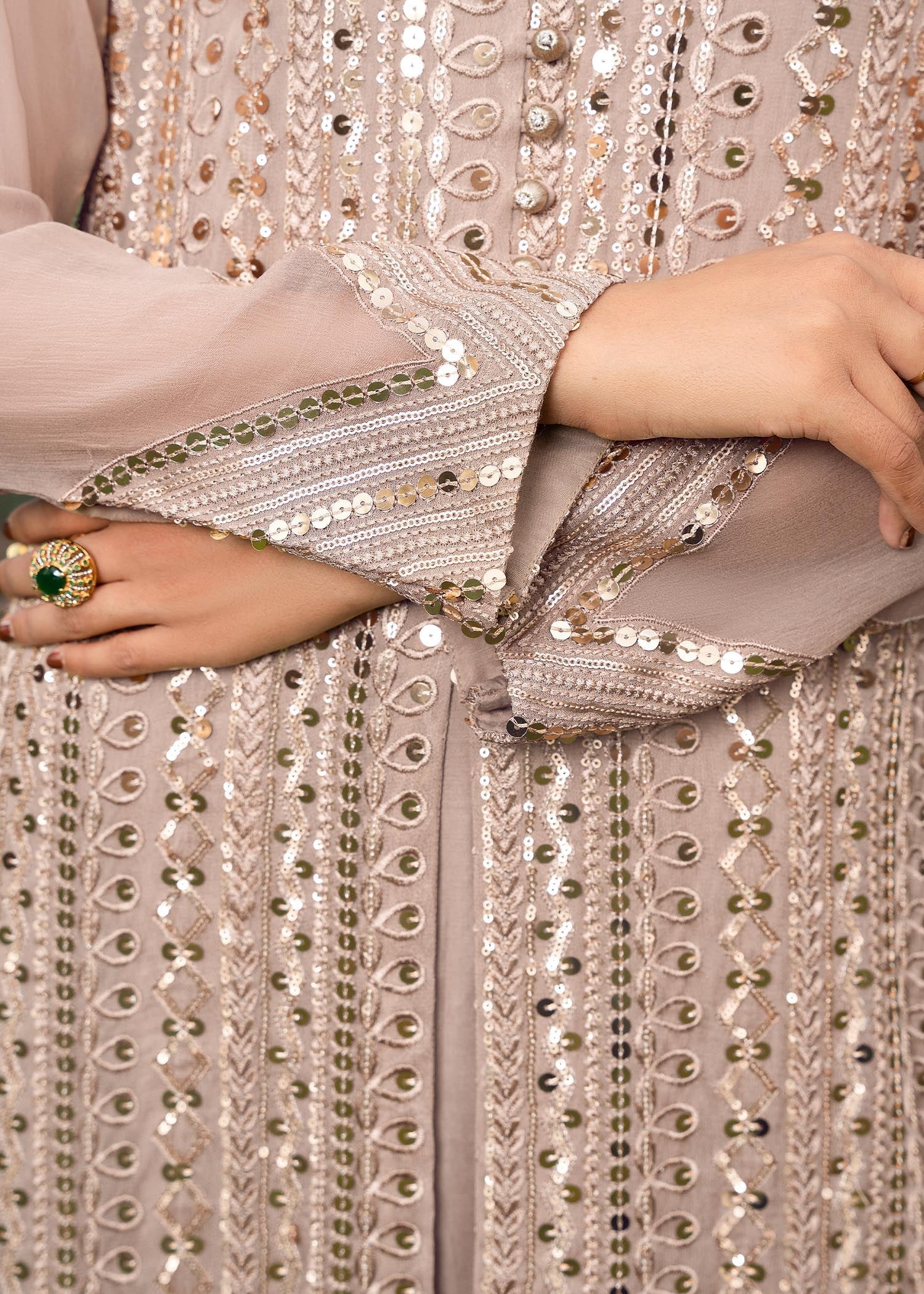 UFAQ-CLAY-BEIGE-1