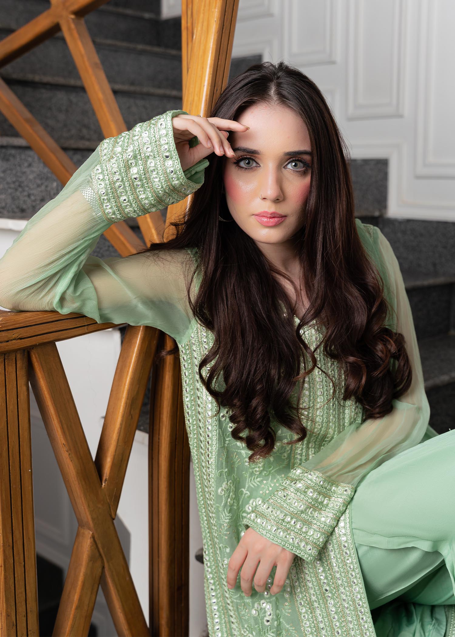 Rang-e-Haya Hoor / Mint
