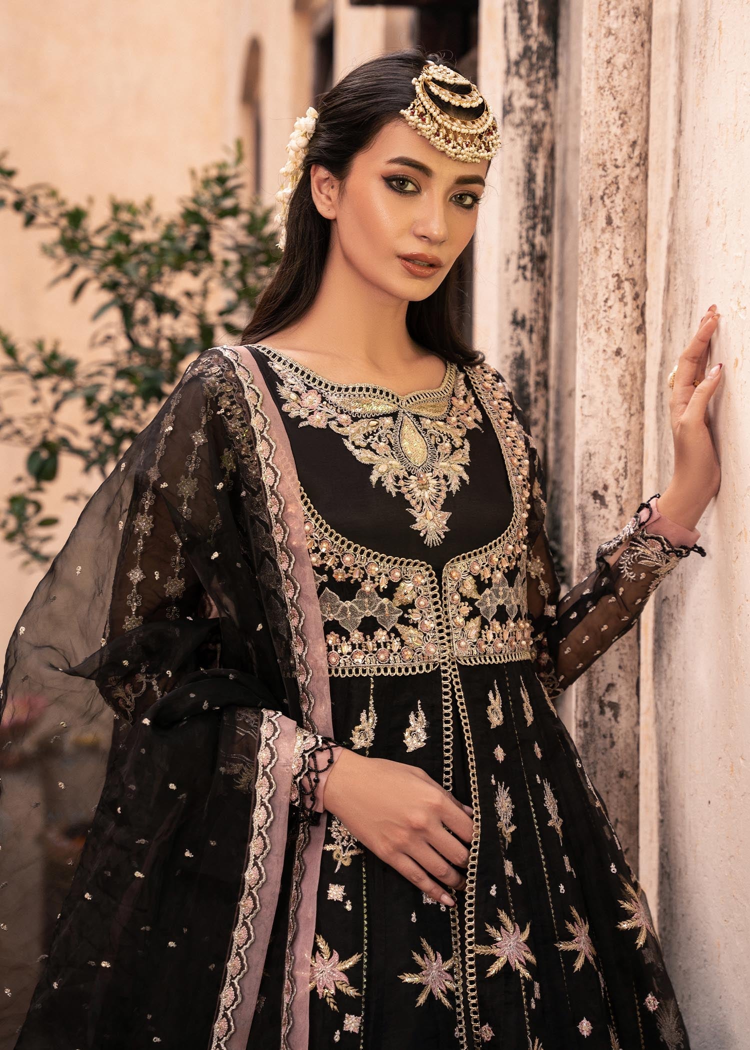 Rang-e-Haya Rahat-Black