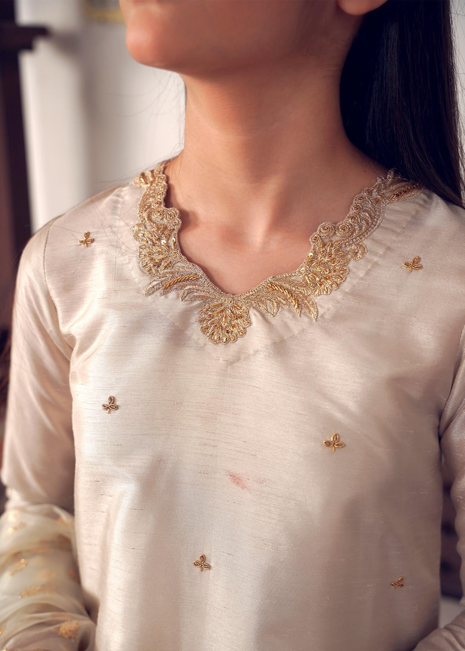 Rang-e-Haya Sandali Pearl white kids