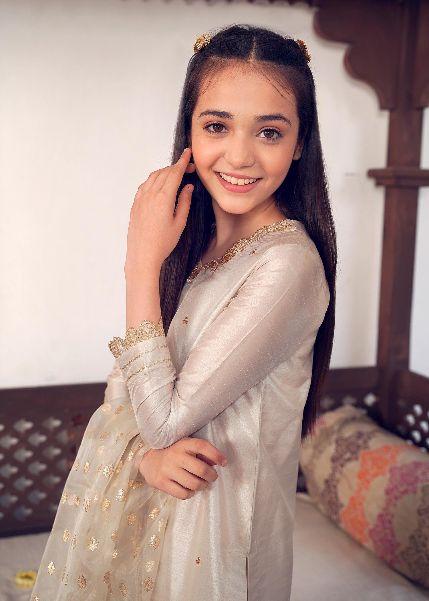 Rang-e-Haya Sandali Pearl white kids