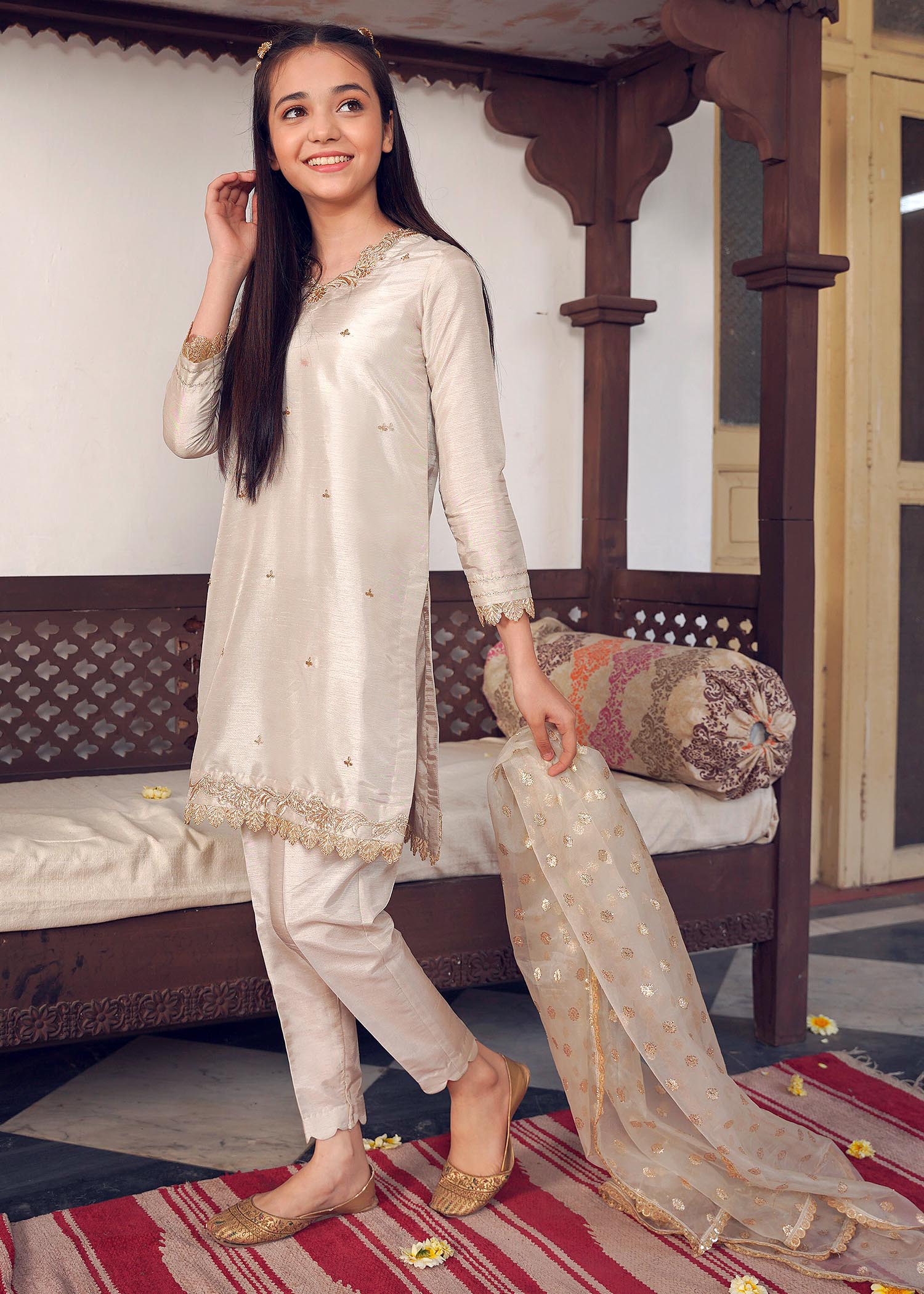 Rang-e-Haya Sandali Pearl white kids