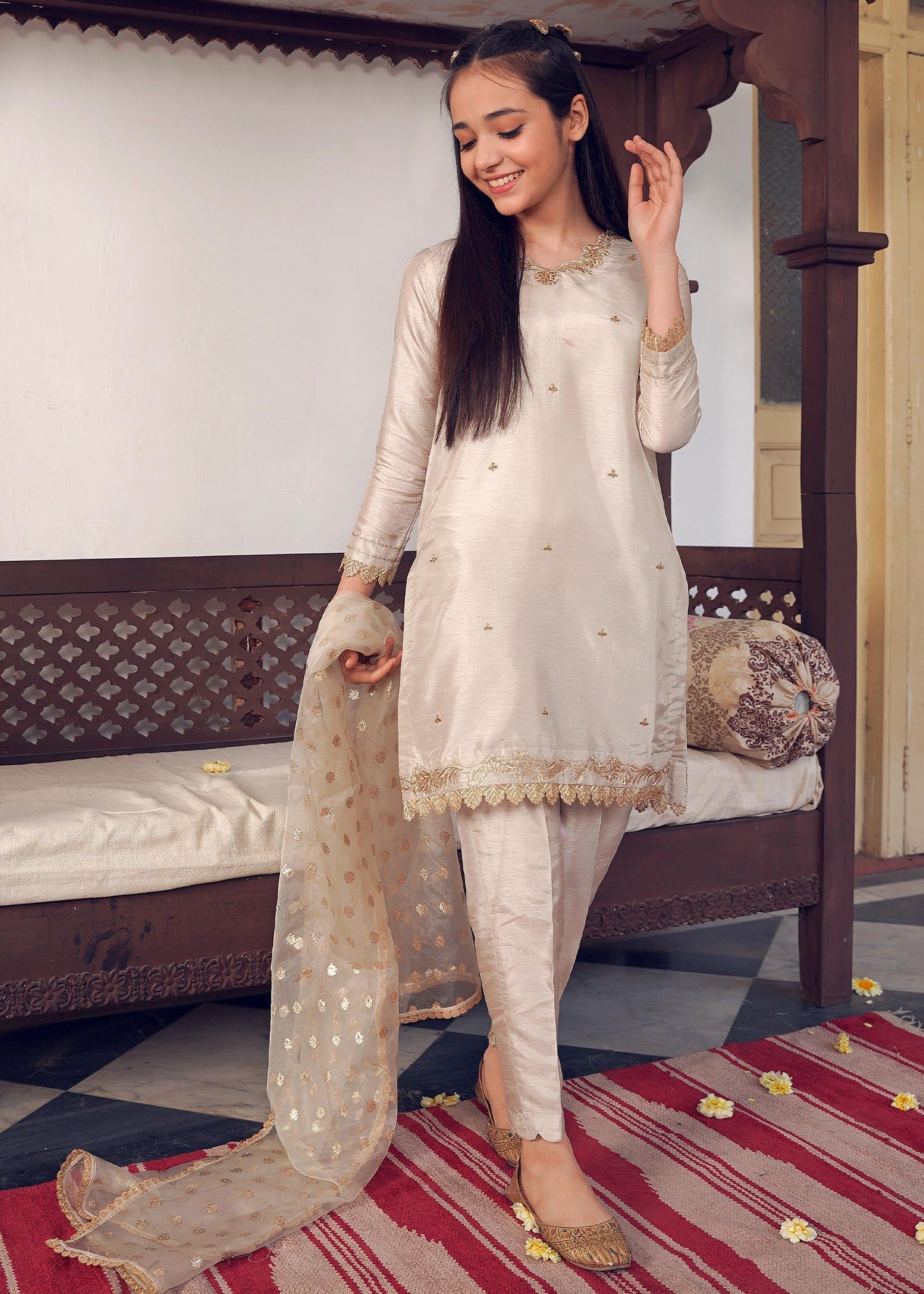Rang-e-Haya Sandali Pearl white kids
