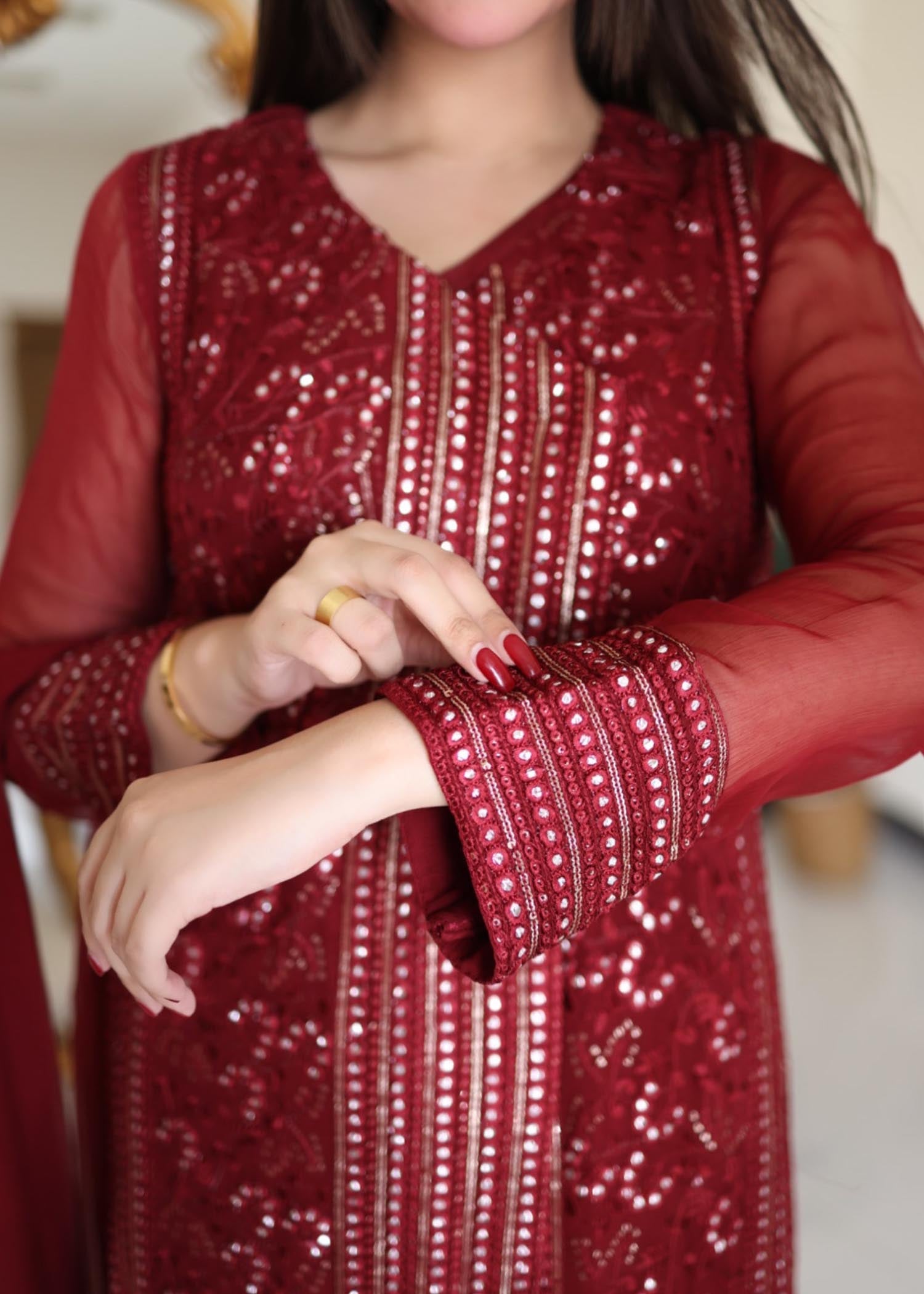 Rang-e-Haya Hoor / Maroon