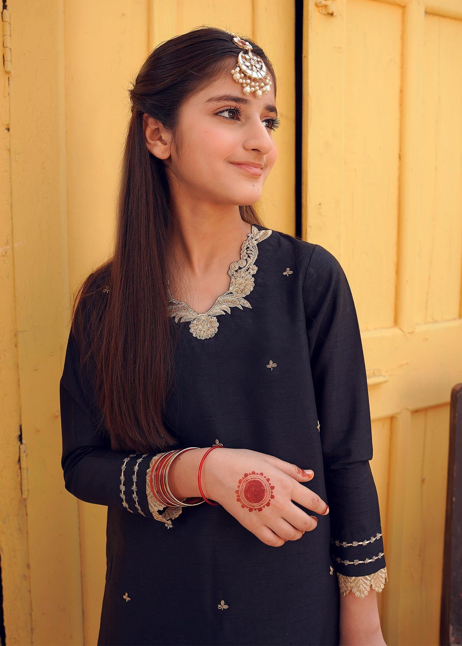 Rang-e-Haya Sandali black kids