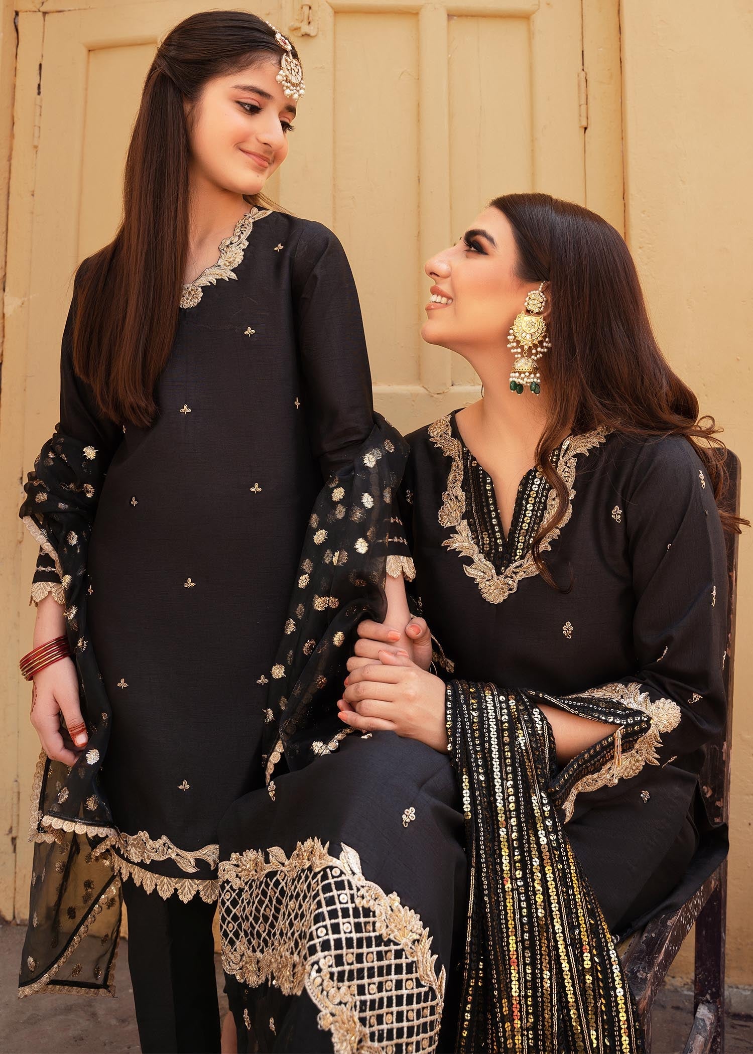 Rang-e-Haya Sandali black kids