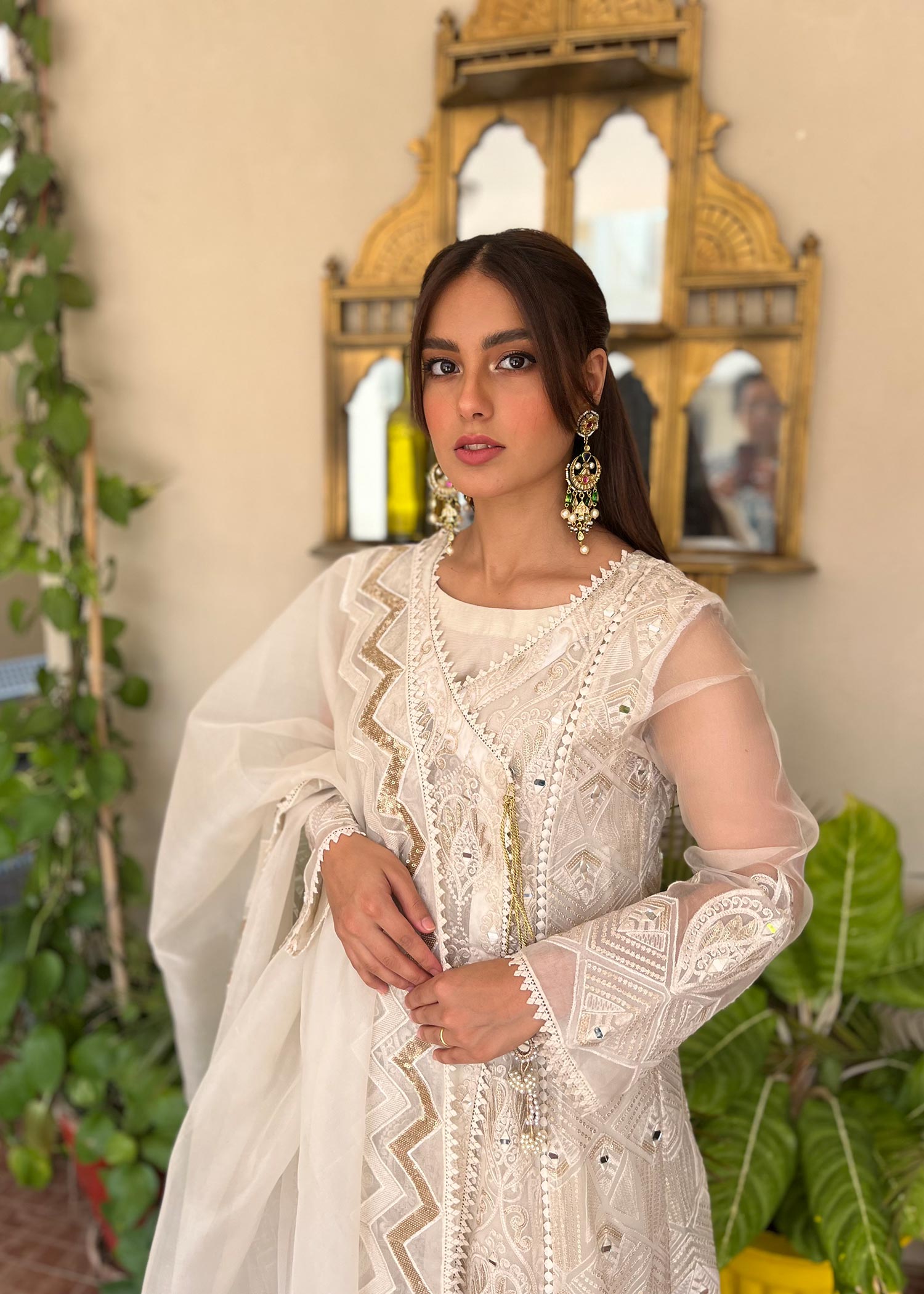 Rang-e-Haya Lily (Ash White)