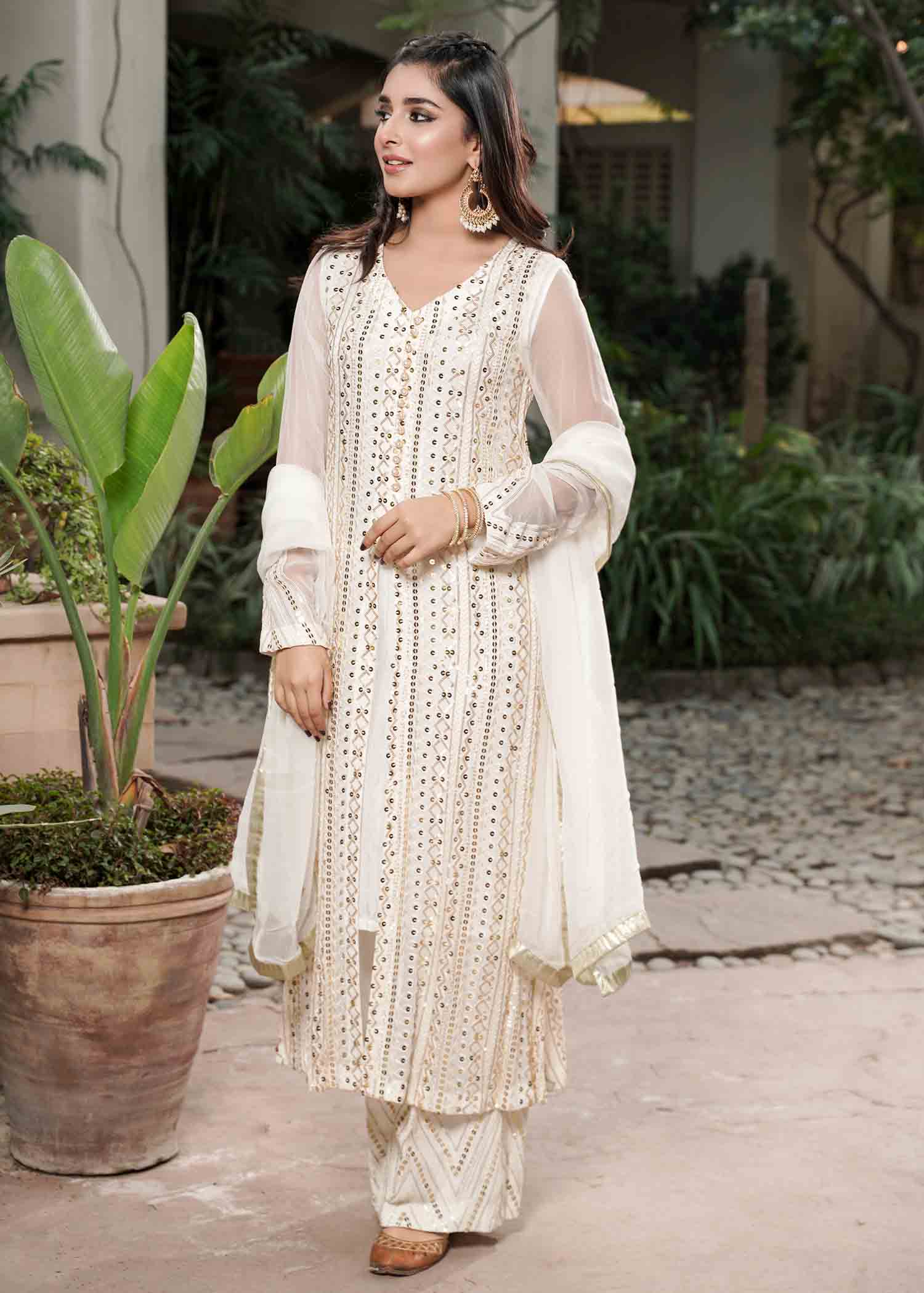 Rang-e-Haya Ufaq/White
