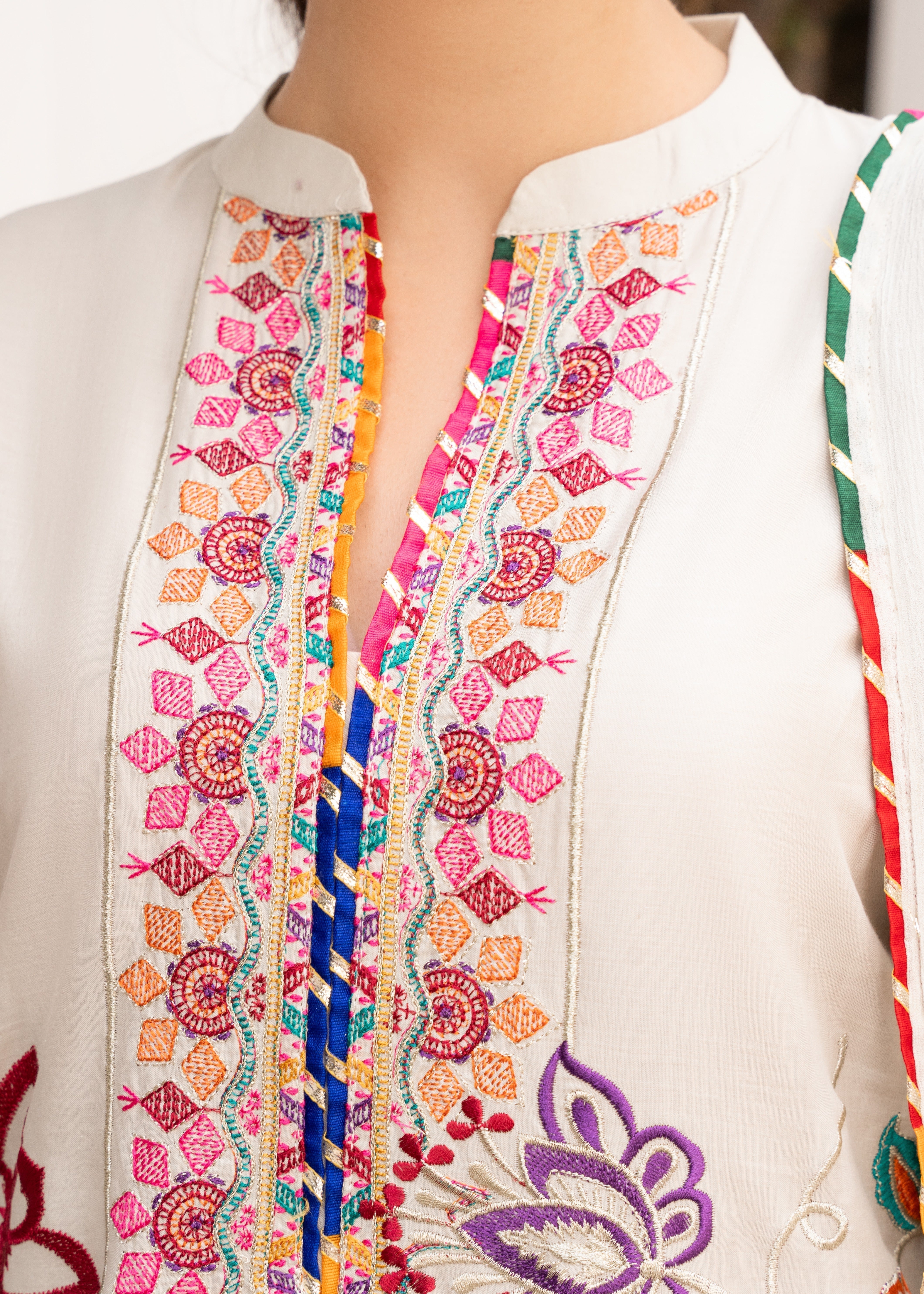 Sahibas By Mirza Albite - White