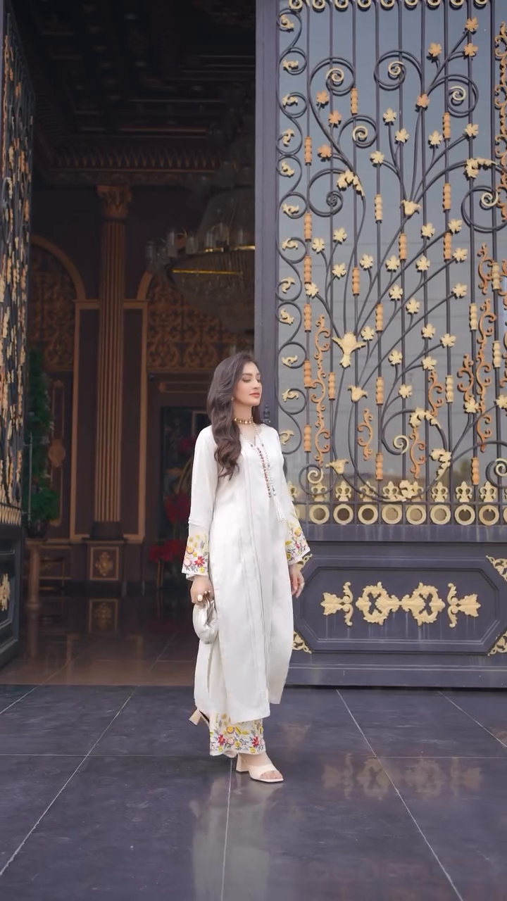 Sahibas By Mirza Gulejahan - Ivory
