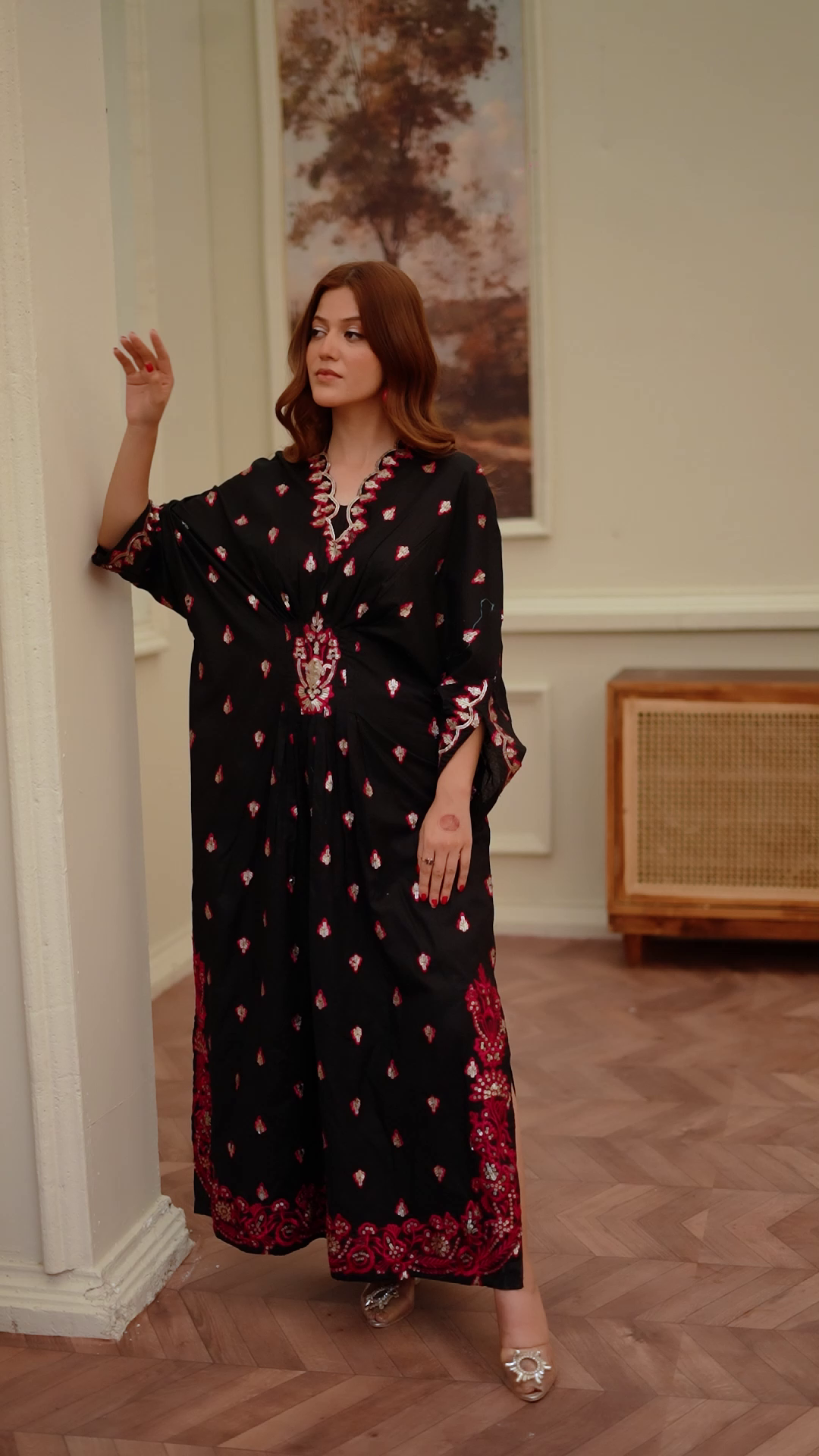 Lawn Kaftan in Black