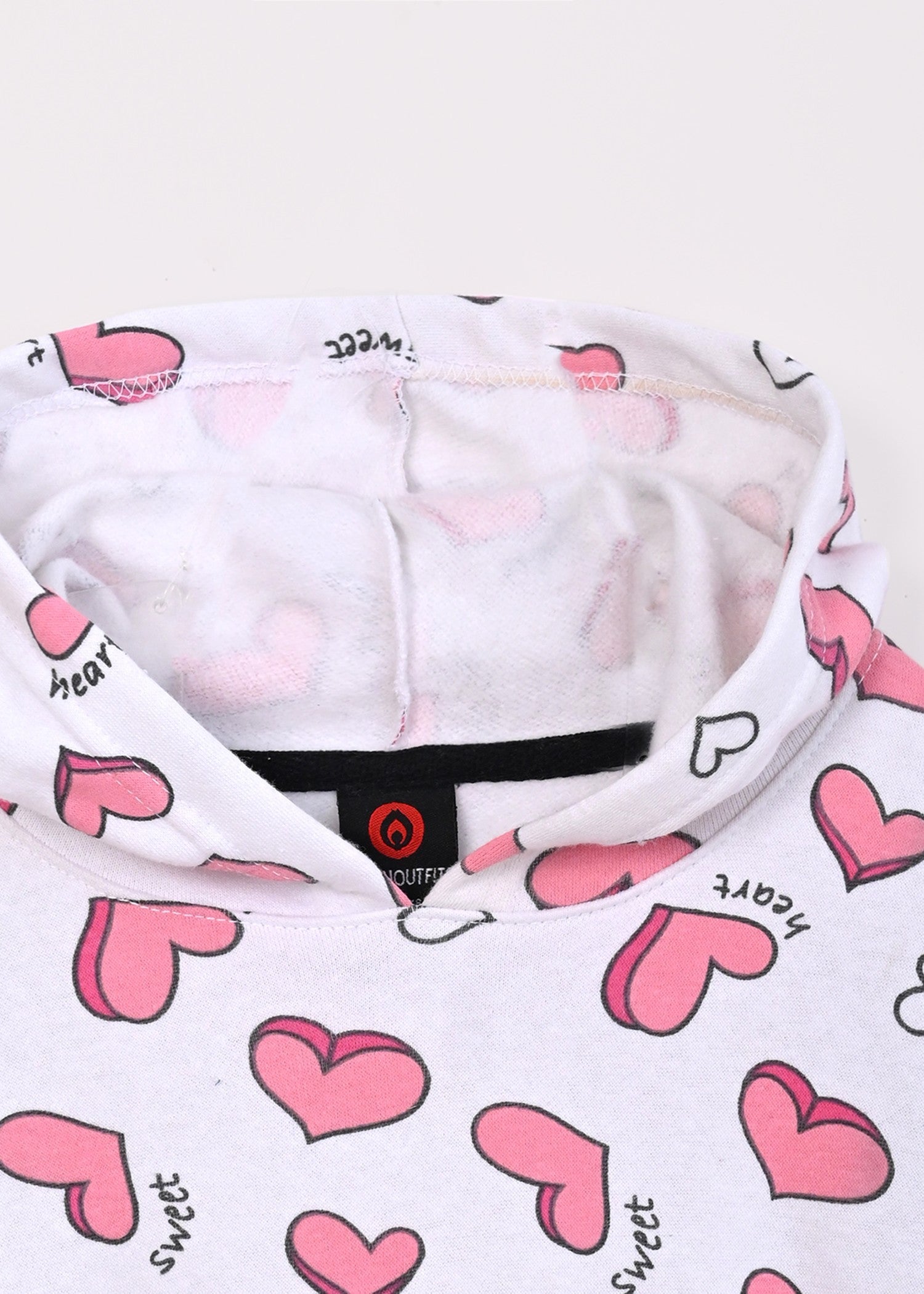 GIRLS-HEART-PRINTED-KANGAROO-POCKET-FLEECE-SUIT