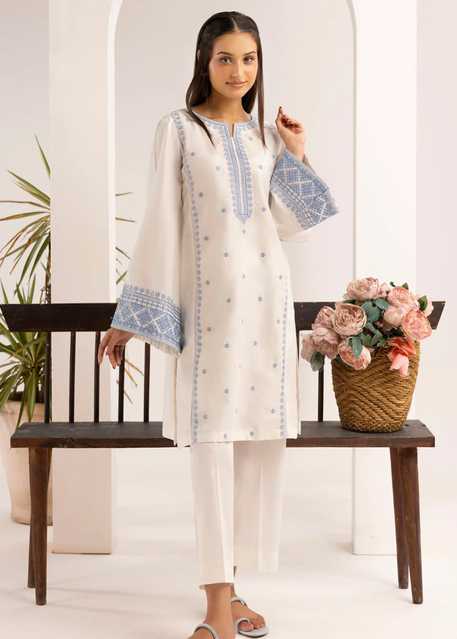Motifz 5599-NARELA EMBROIDERED LAWN STITCHED