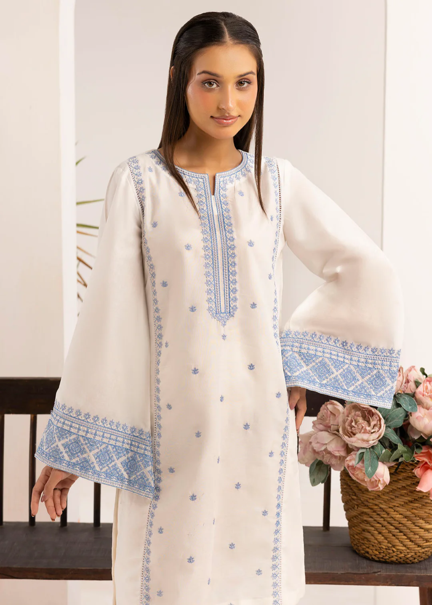 Motifz 5599-NARELA EMBROIDERED LAWN STITCHED