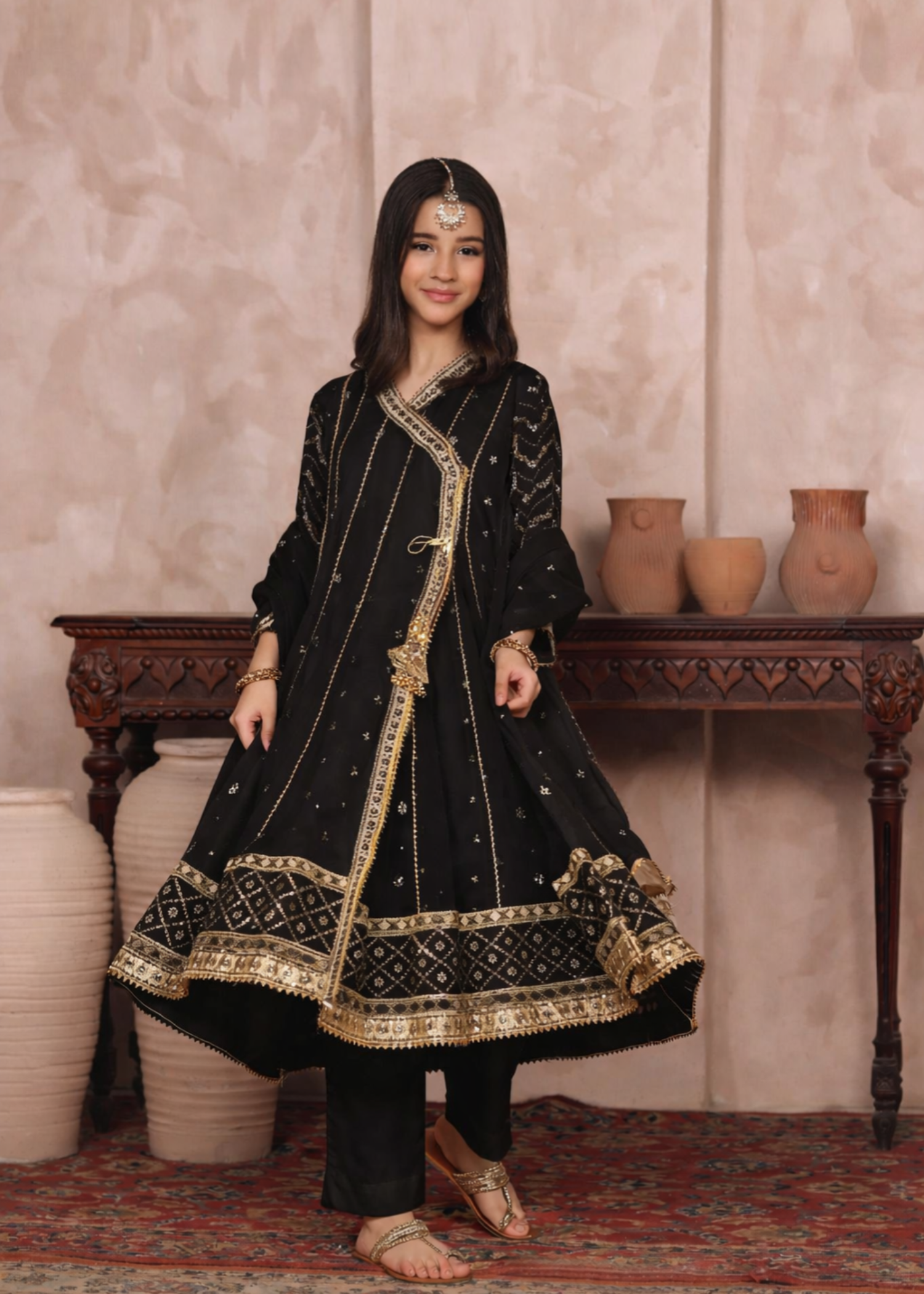 NAYAAB-KIDS-BLACK-3 - Pieces