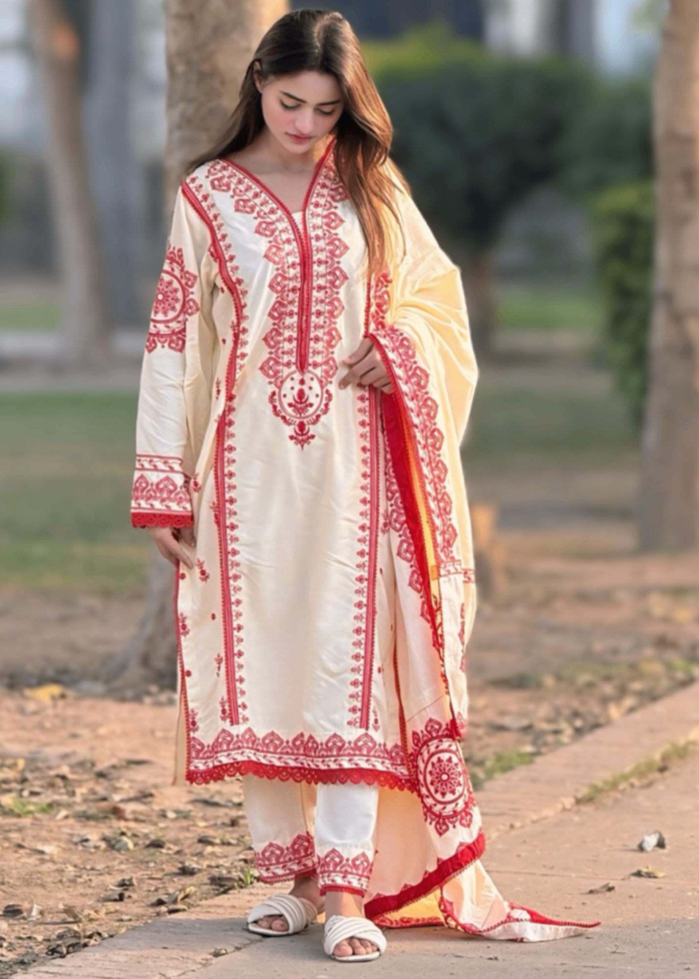 Tehzeeb Libas DHAGA EMBROIDERED 3PC
