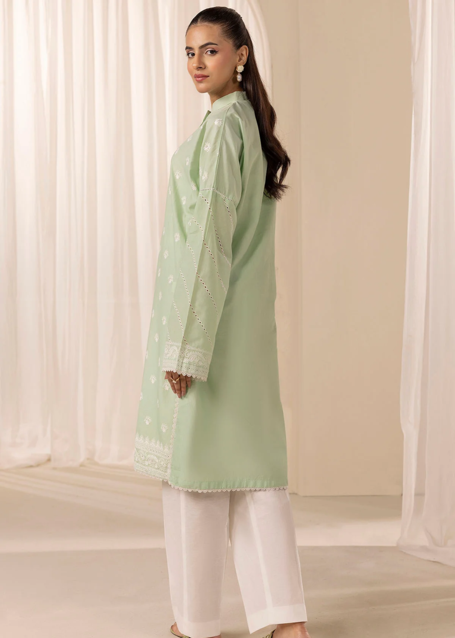 Motifz 4492-ORCHID EMBROIDERED CAMBRIC STITCHED
