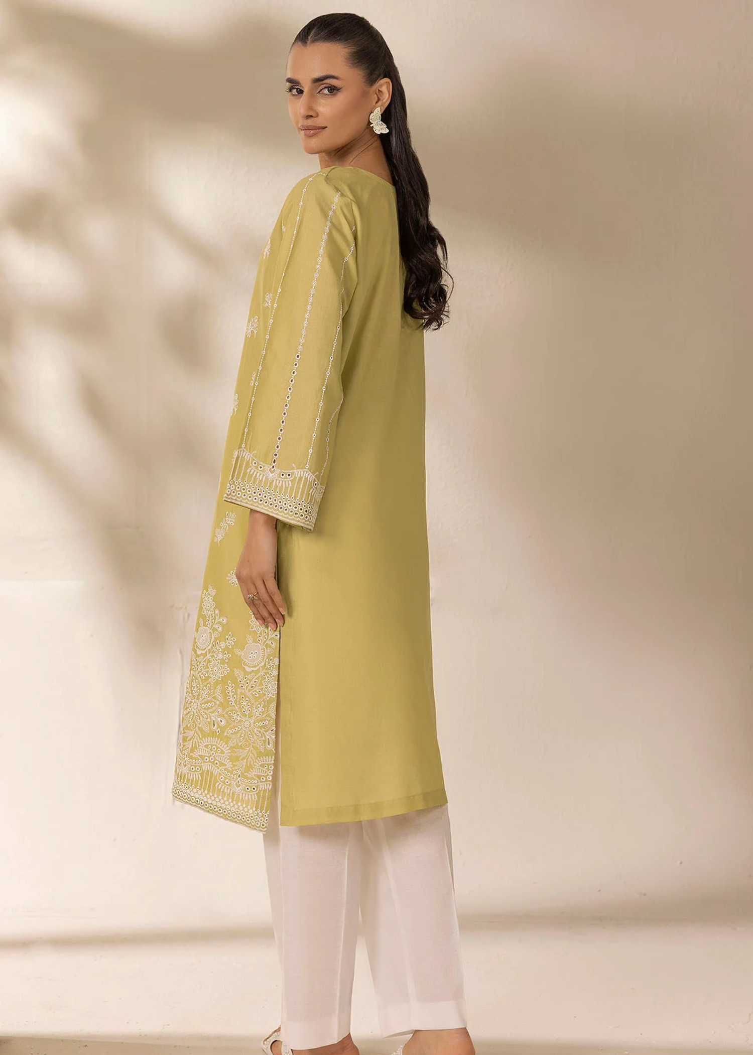 Motifz 5282-DIANTHUS EMBROIDERED CAMBRIC STITCHED
