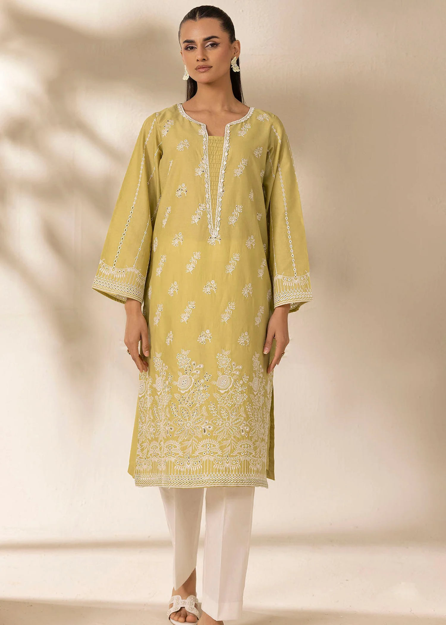 Motifz 5282-DIANTHUS EMBROIDERED CAMBRIC STITCHED