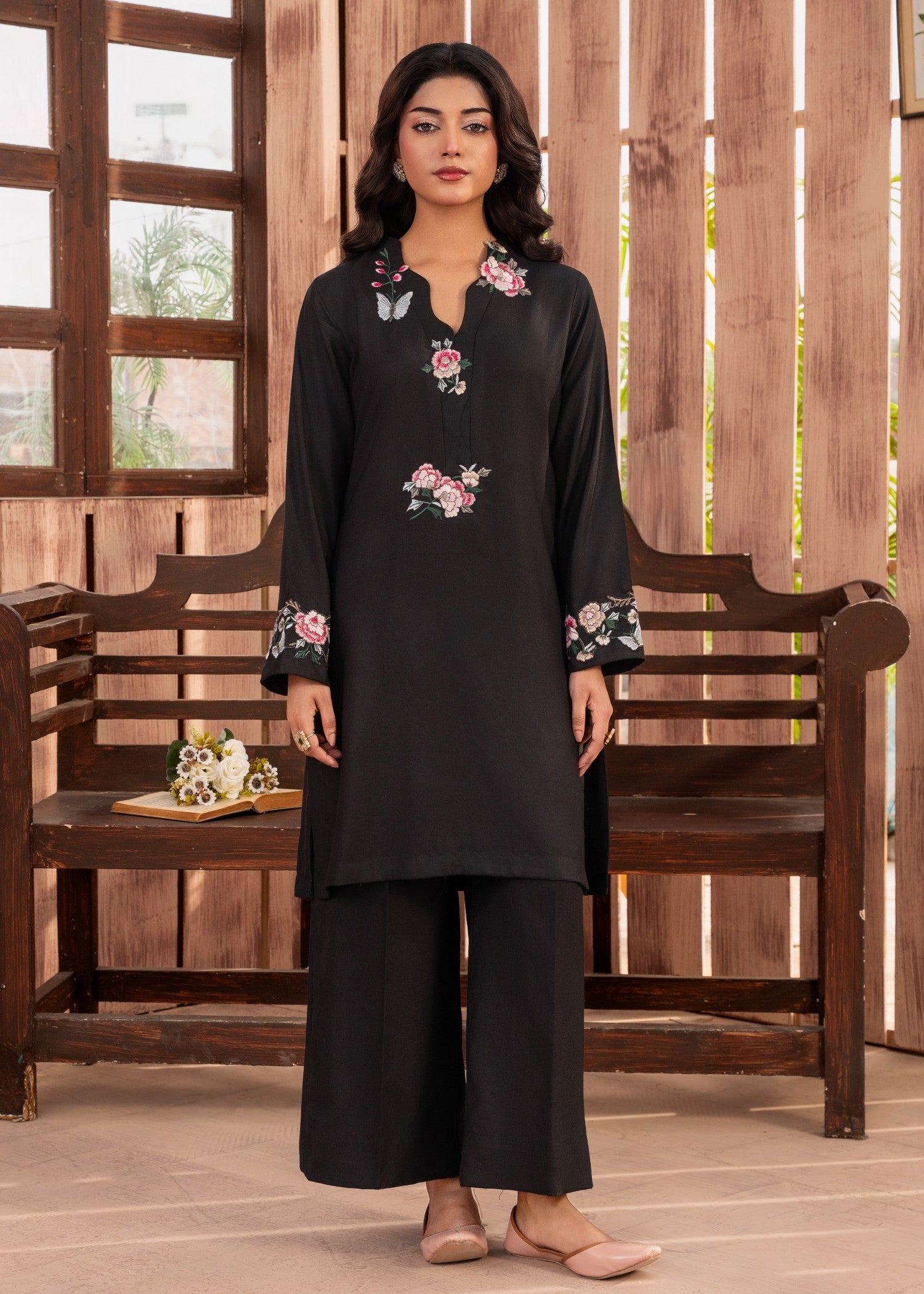 Dhanak Kurta Set in Black