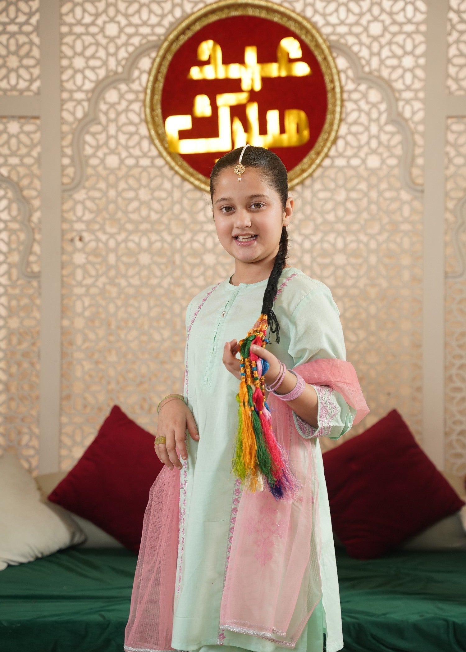 MINT-GREEN-EMBROIDERED-KURTA-SET-WITH-PINK-DUPATTA