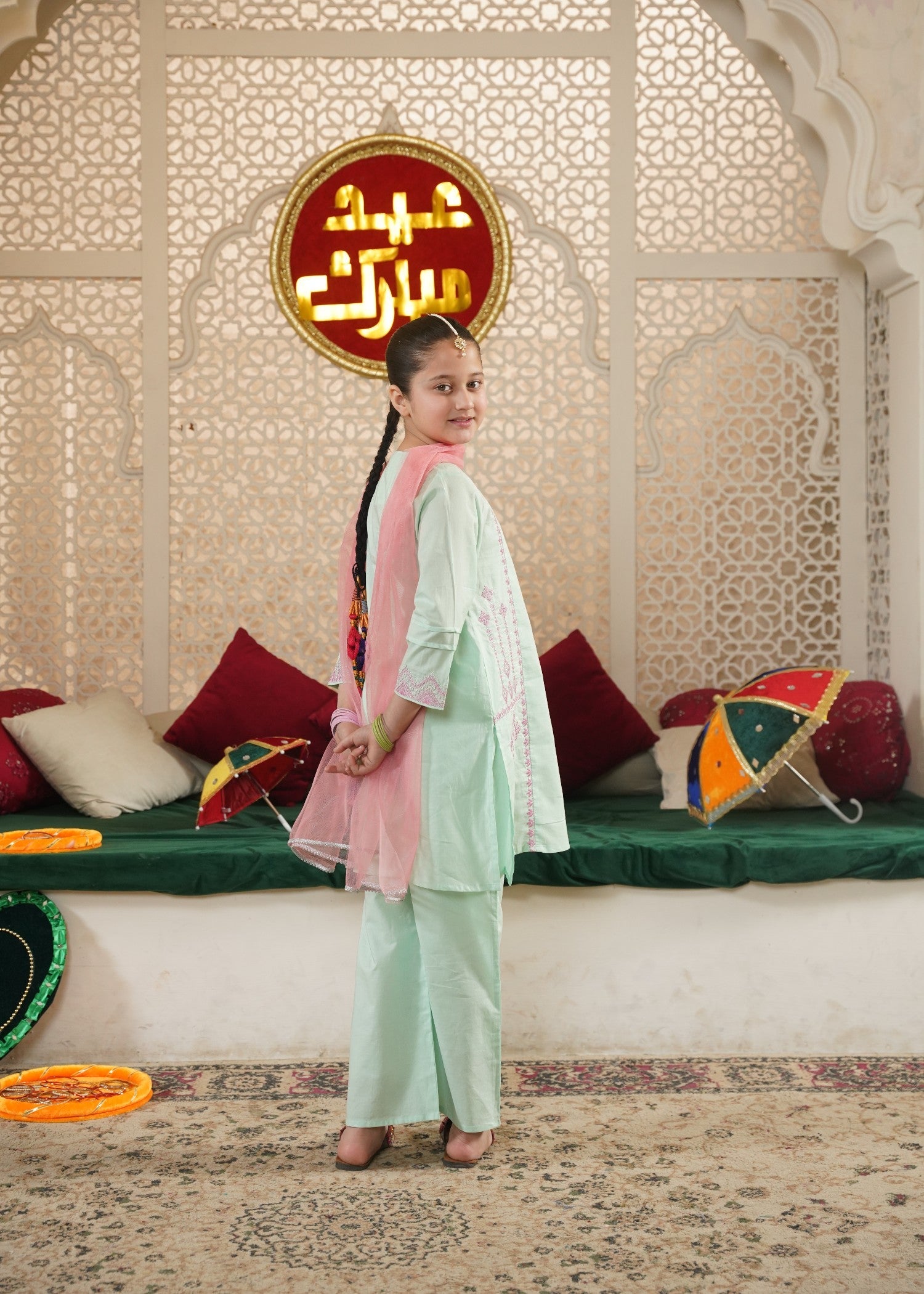 MINT-GREEN-EMBROIDERED-KURTA-SET-WITH-PINK-DUPATTA