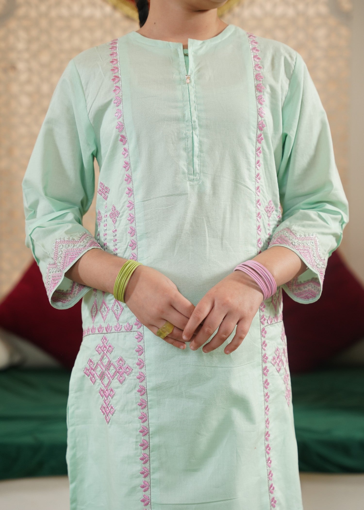 MINT-GREEN-EMBROIDERED-KURTA-SET-WITH-PINK-DUPATTA