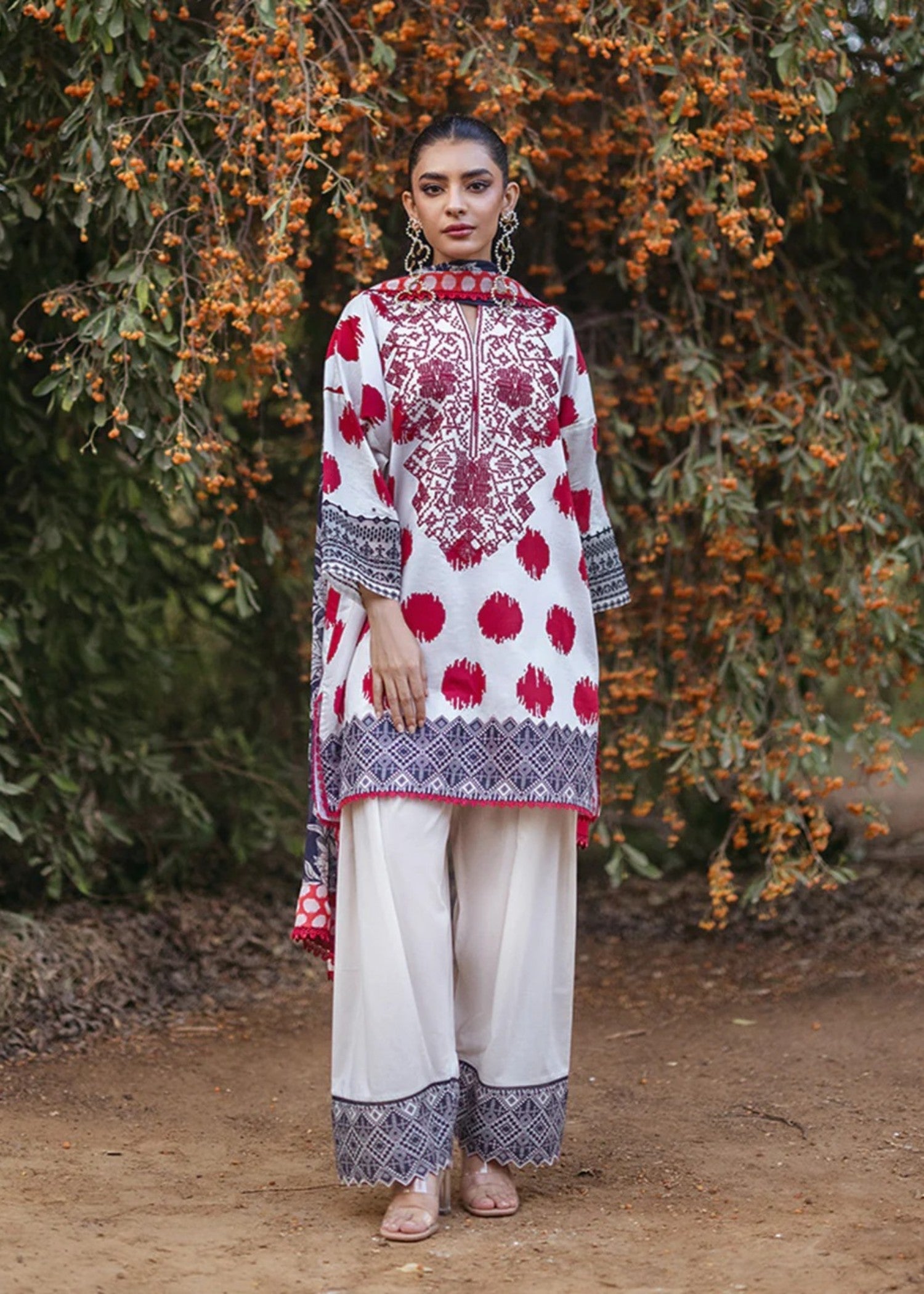 Zainab Chottani FREYA - D 10A