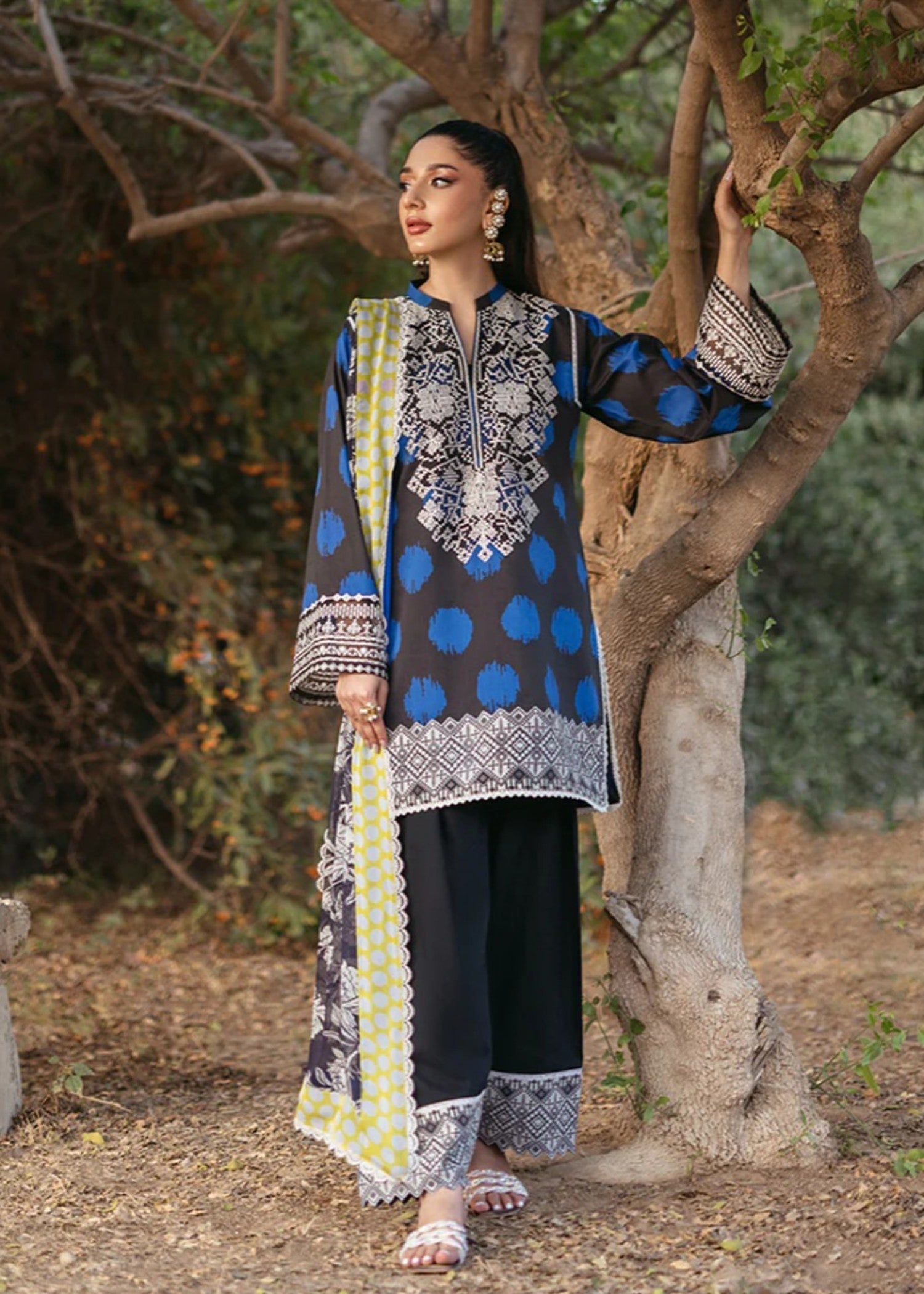 Zainab Chottani FREYA - D 10B - zainab chottani
