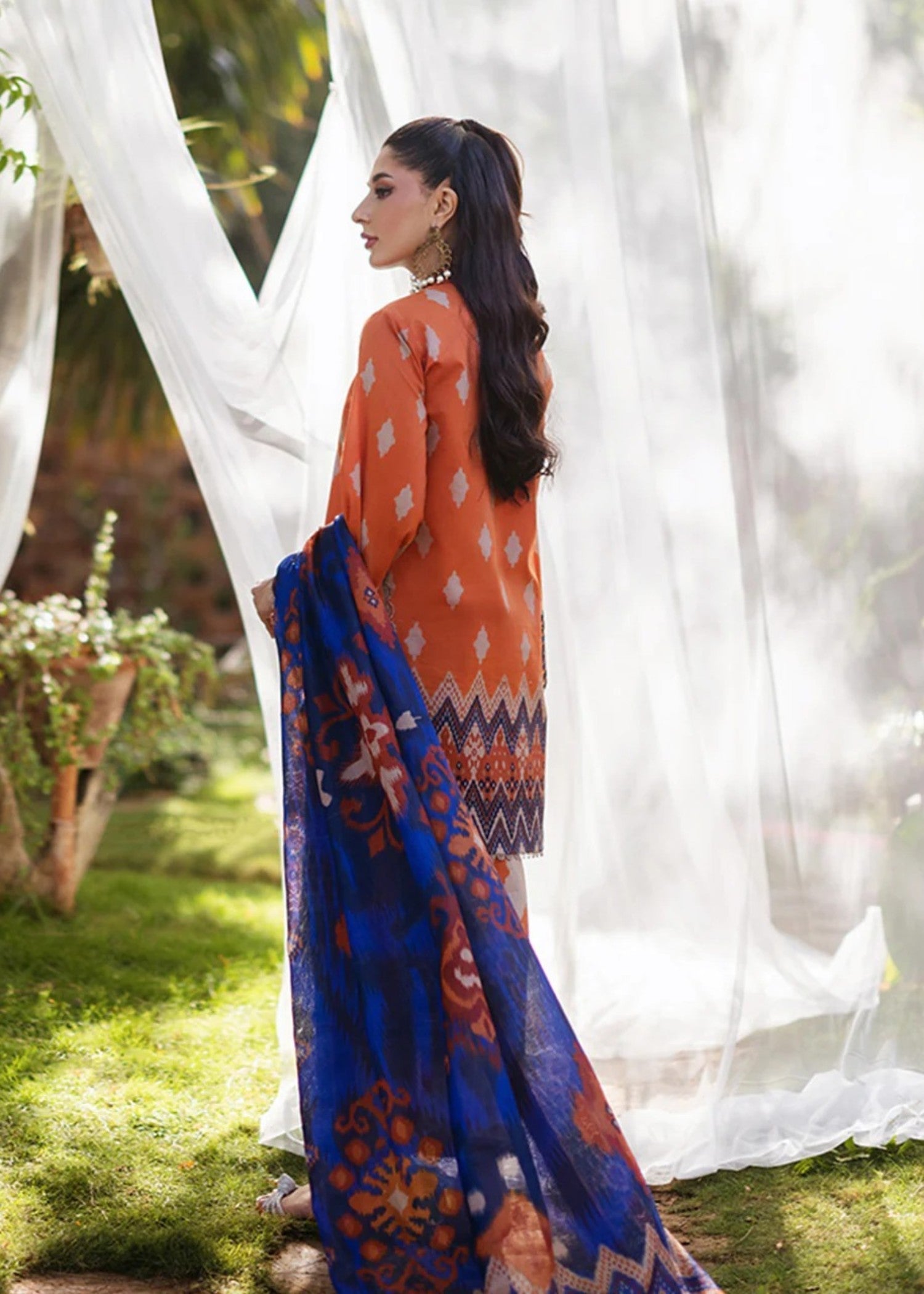 Zainab Chottani LIZA - D 8A - zainab chottani