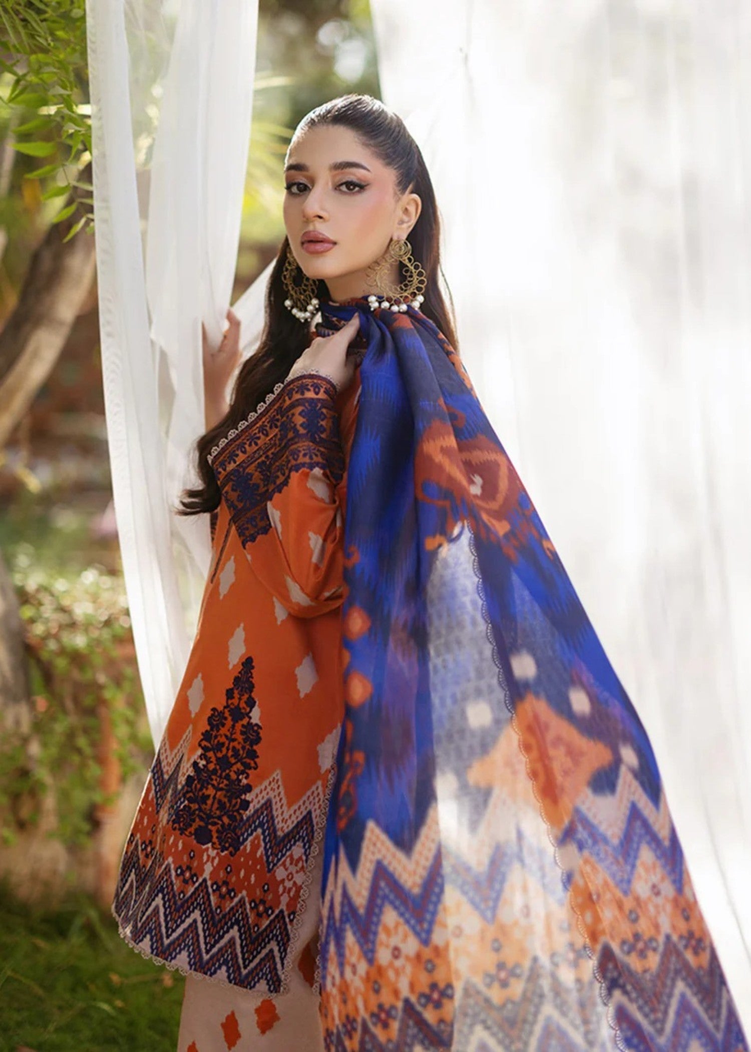 Zainab Chottani LIZA - D 8A - zainab chottani