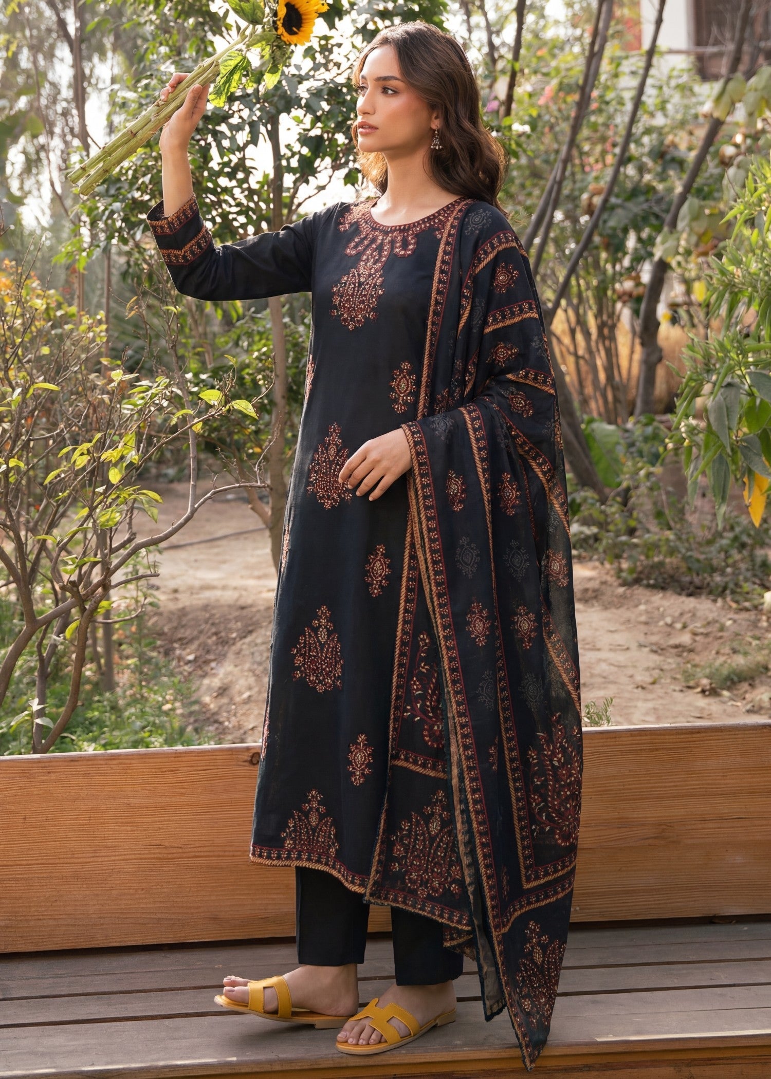 Sahibas By Mirza Reena Black