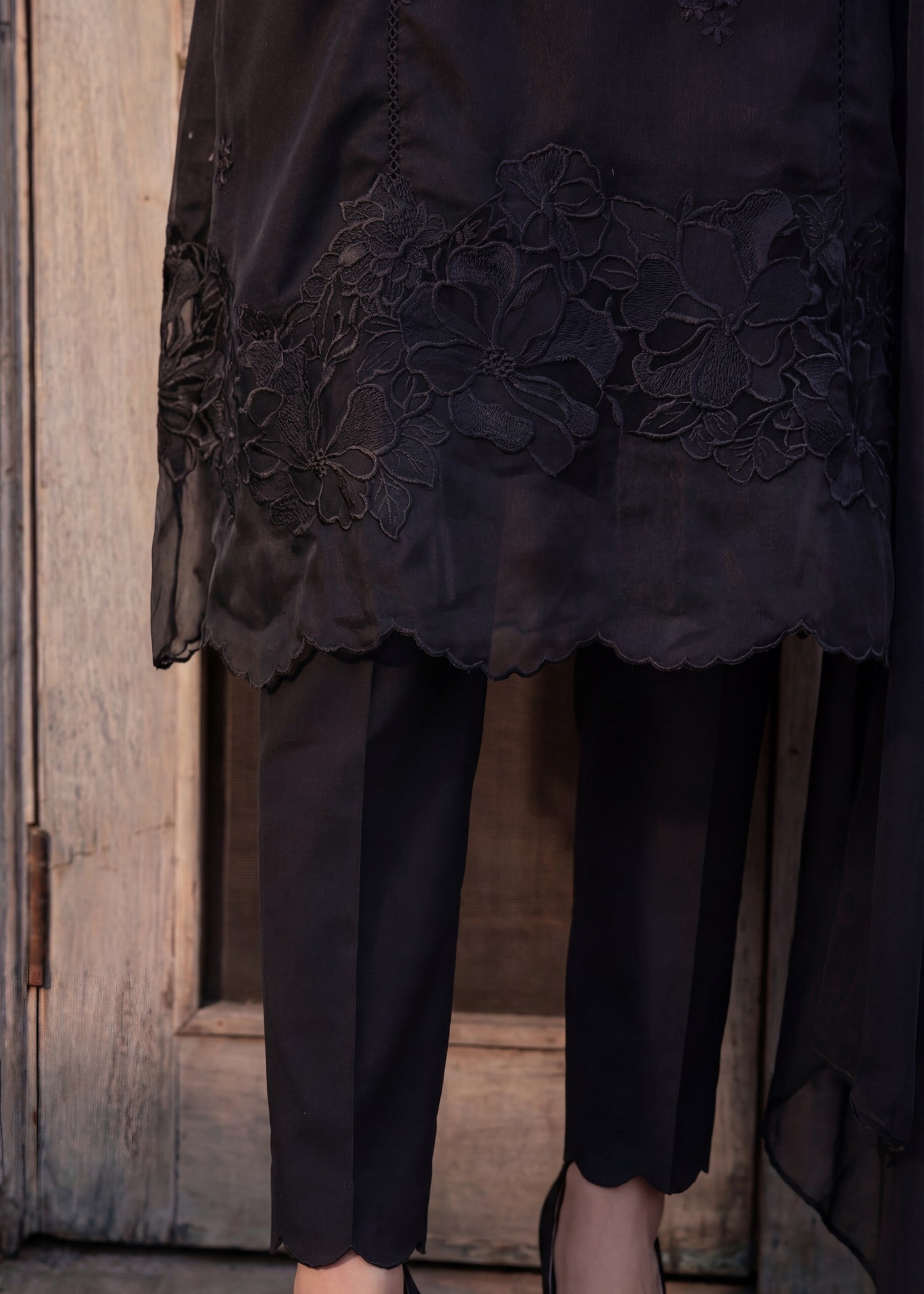 Sahibas By Mirza Namar - Black