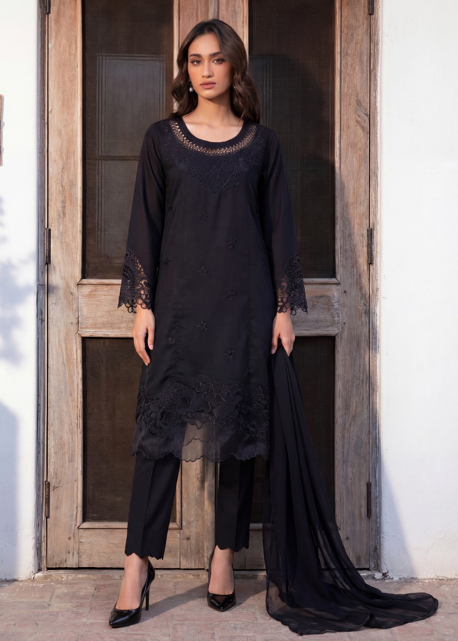 Sahibas By Mirza Namar - Black