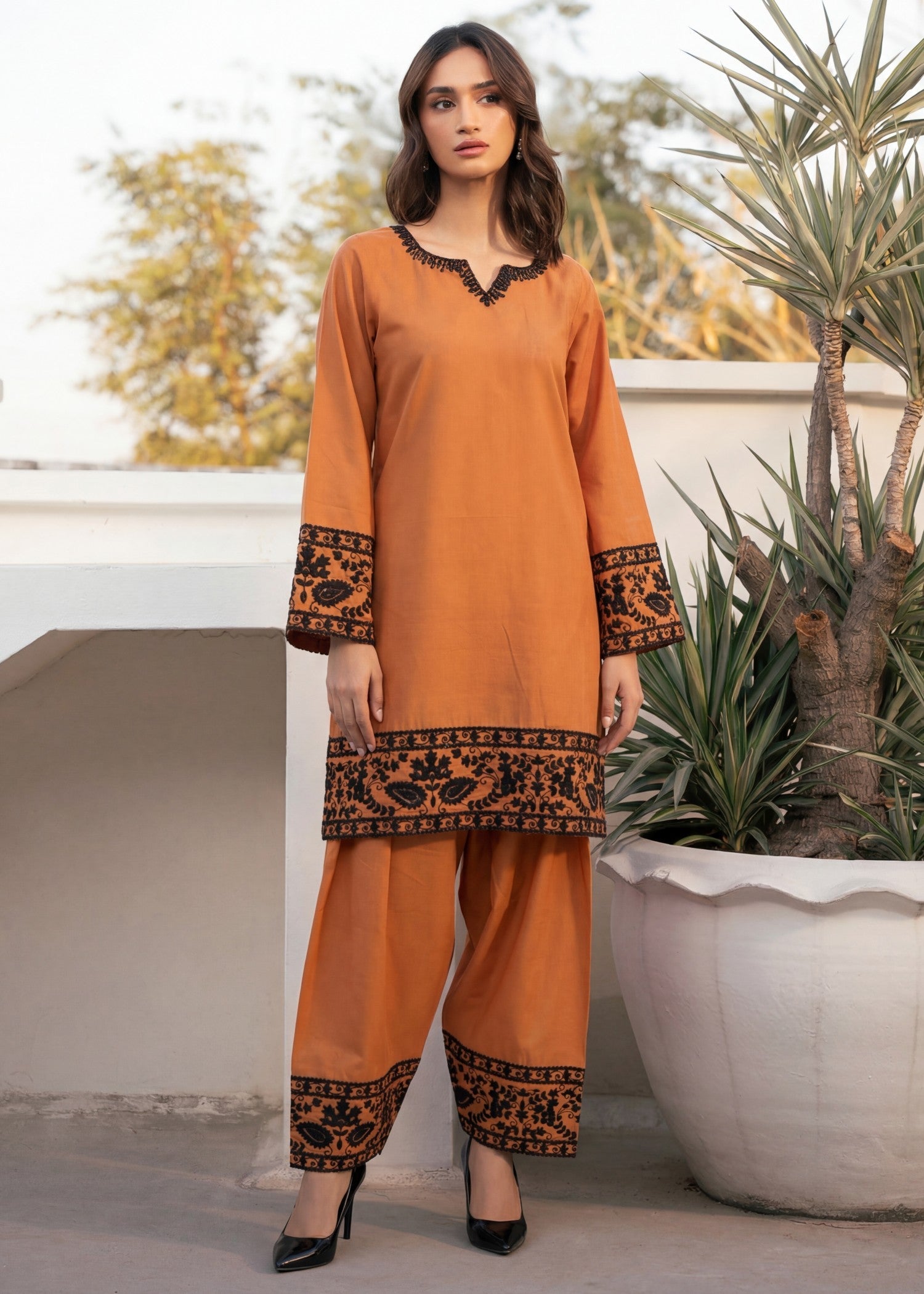 Sahibas By Mirza Madiha - Orange