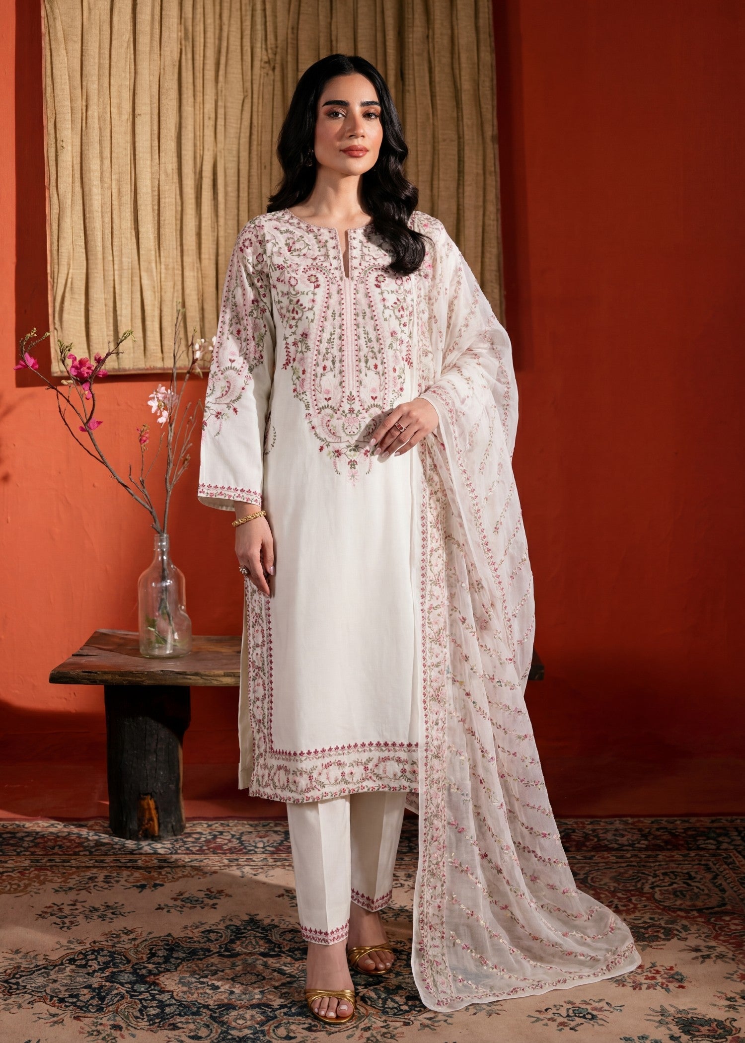 Sahibas By Mirza Basanti white